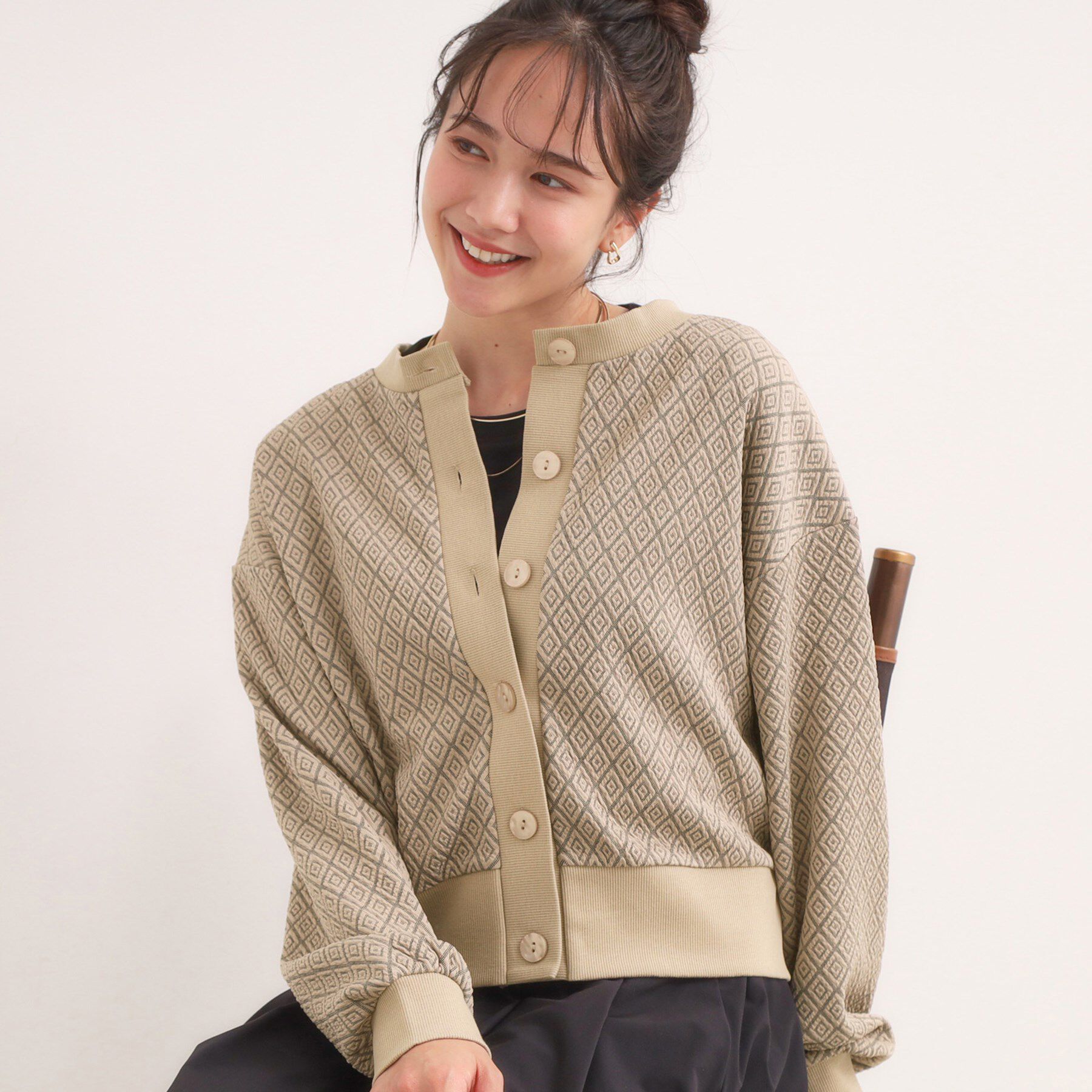 SHOO･LA･RUE「【前後2WAY】柄と配色で差がつく ふくれジャカードカーディガン」|カーディガン|ベージュ(452)