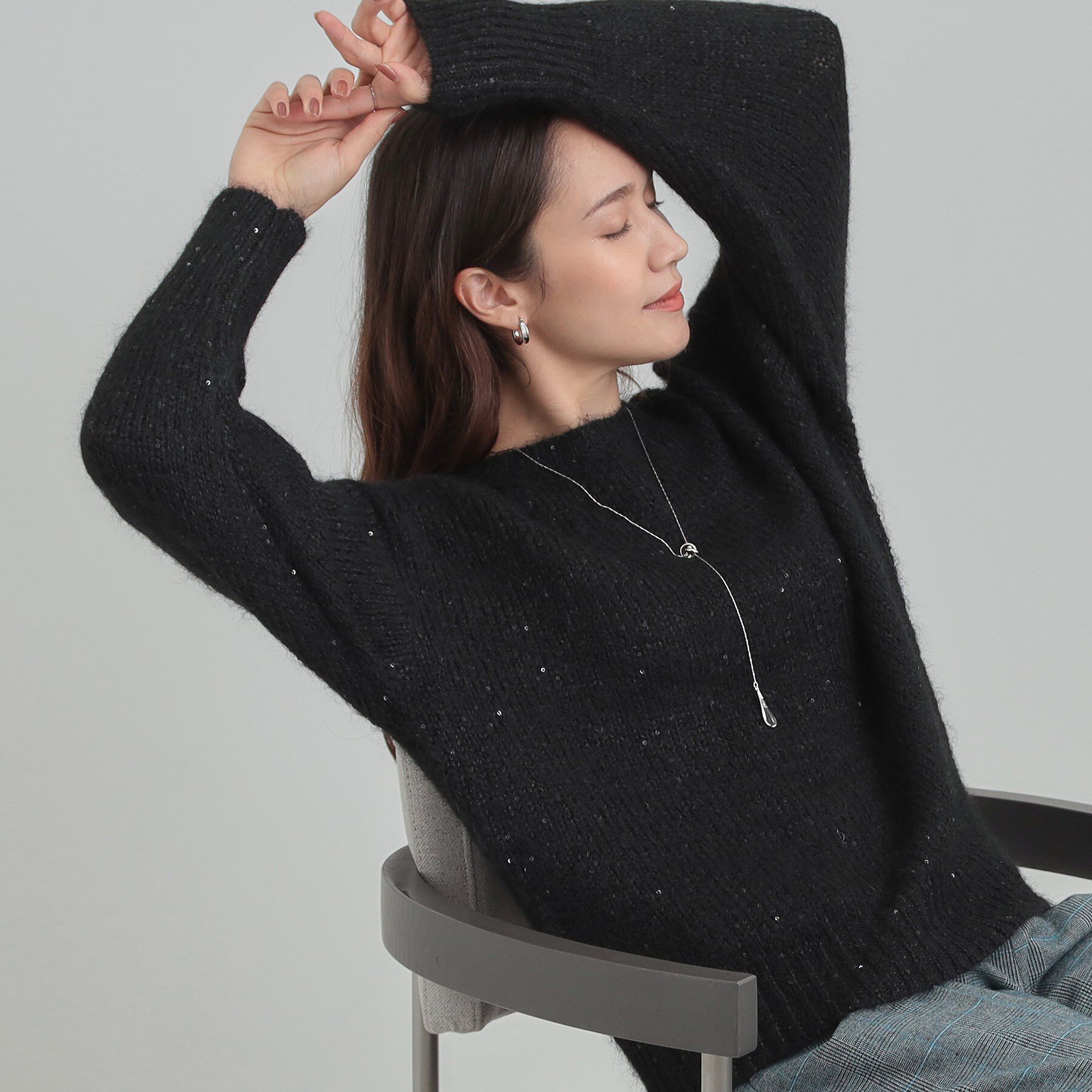 SHOO･LA･RUE「【洗濯機可/S-LL】上品にキラリと華やぐ スパンコールニット」|ニット・セーター|ブラック(019)