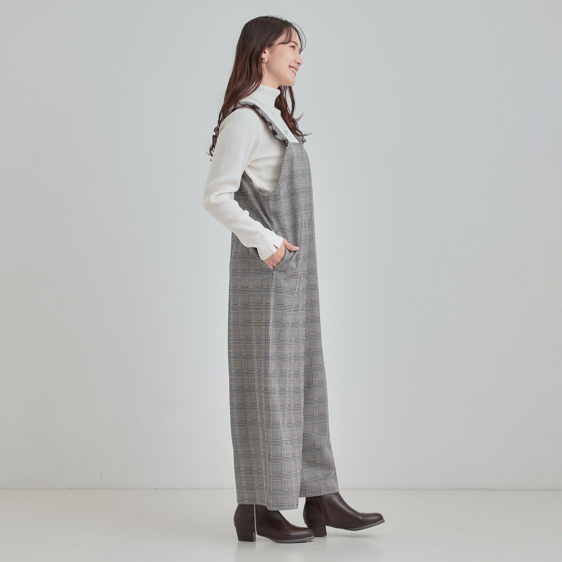 SHOO･LA･RUE「【あったか】大人のための チェック柄フリルサロペット」|オールインワン|