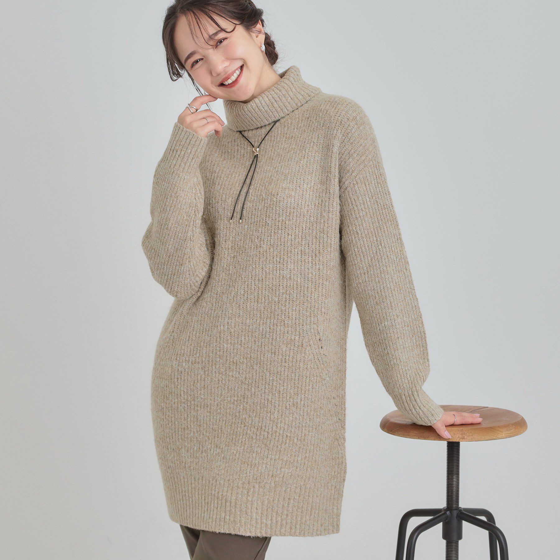 SHOO･LA･RUE「【洗濯機可/S-LL/体型カバー】女性らしい美シルエット チュニックニットワンピース」|ニット・セーター|ベージュ(052)