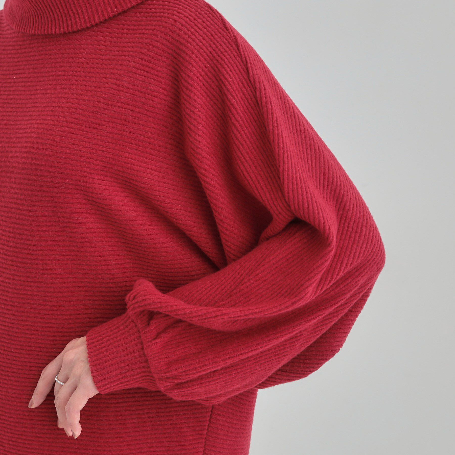 SHOO･LA･RUE「お顔周りをスッキリ見せるオフタートルリブドルマン」|Tシャツ・カットソー|