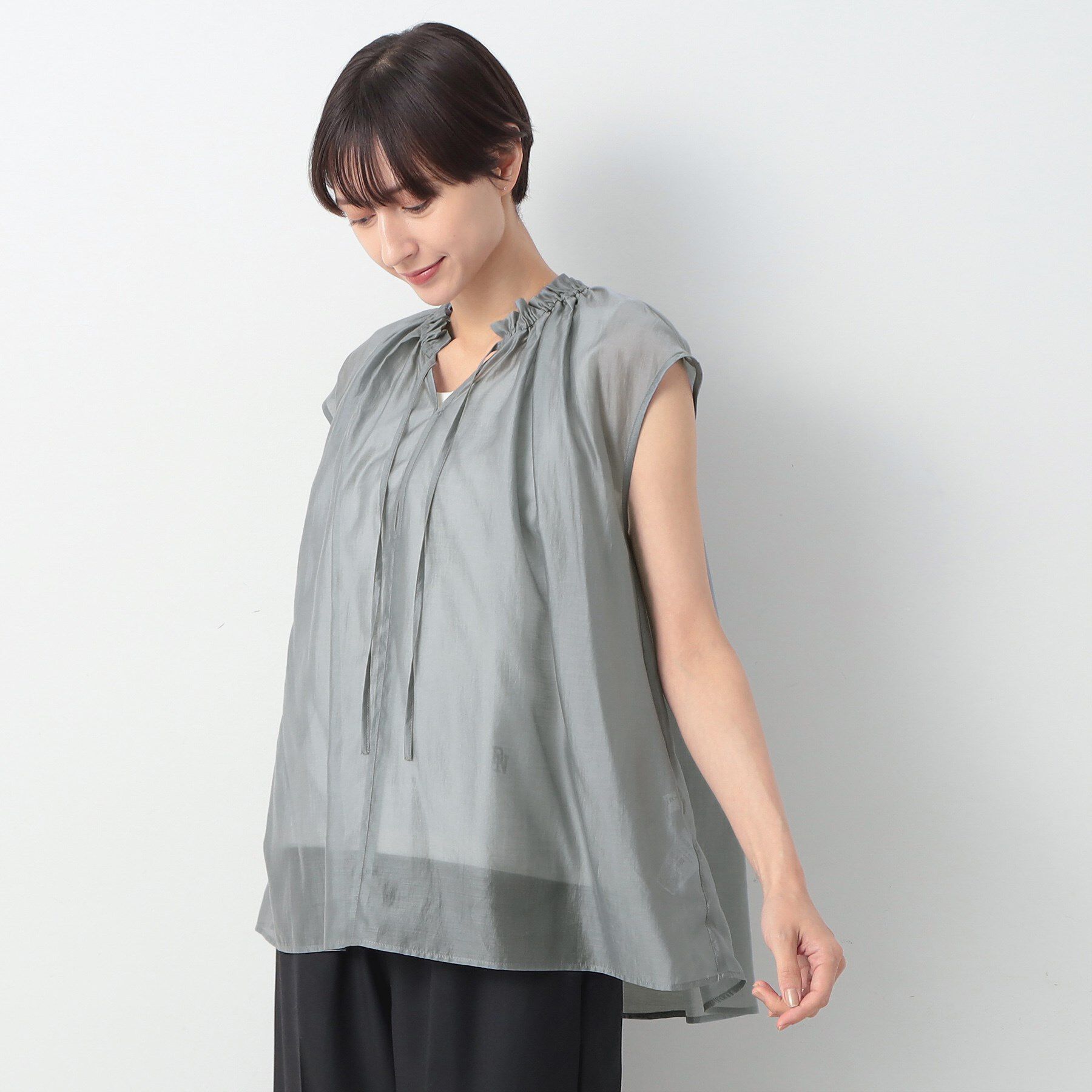 Dessin「【洗える】フリルネックブラウス」|シャツ・ブラウス|