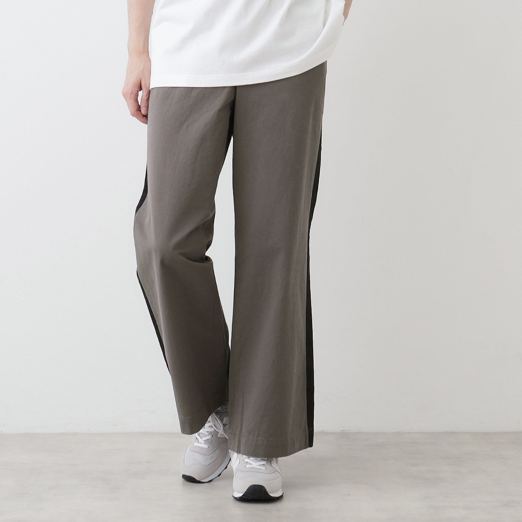 Dessin「【洗える】コットンツイルサイドライン入りパンツ」|その他|チャコールグレー(0