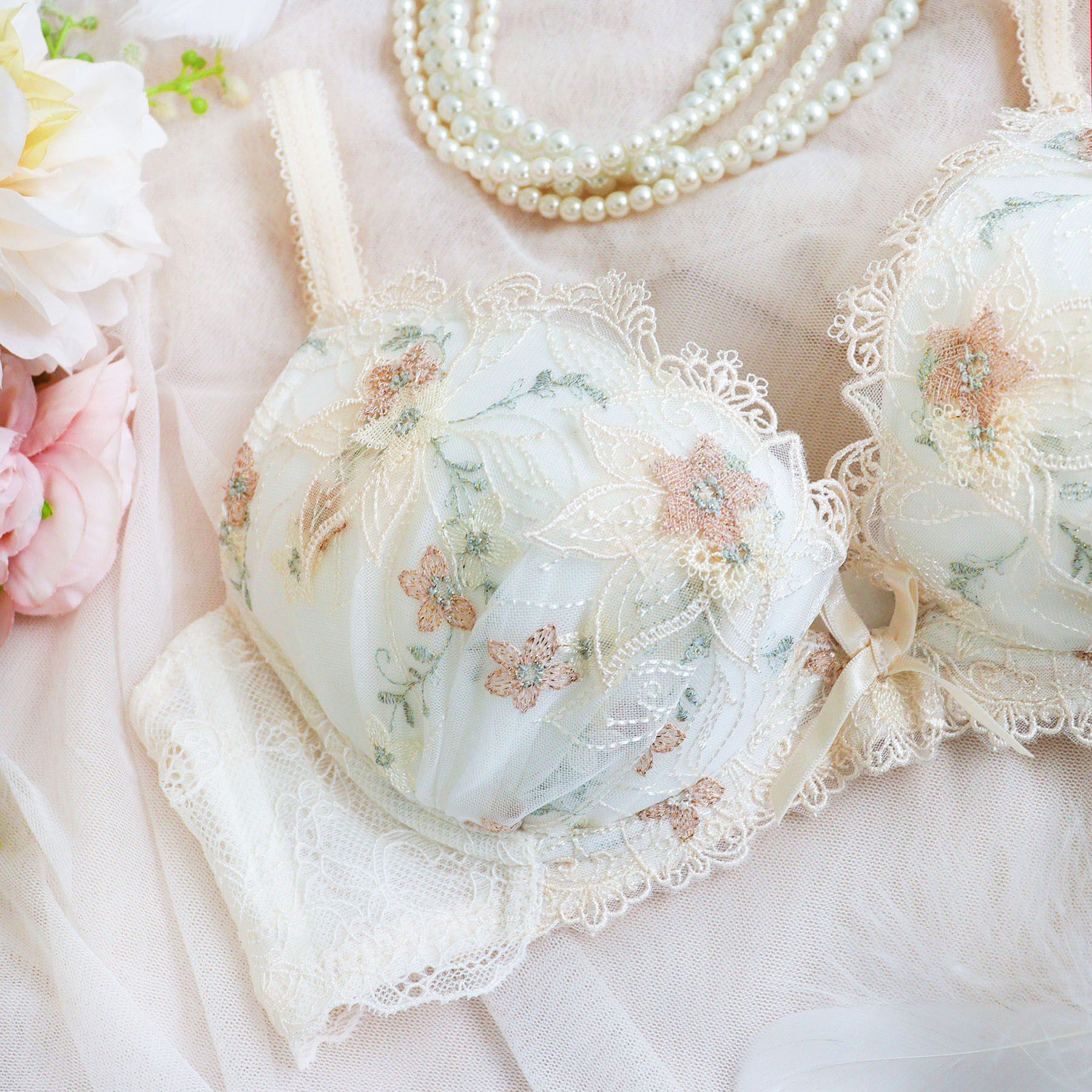 Risa Magli「セレスティナ ブラジャー (B-C) ＜V Make Type＞」|インナー|