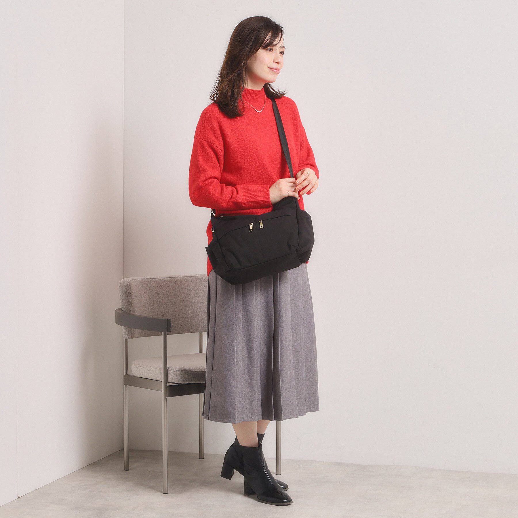 ITS&rsquo;DEMO「【9ポケット】ふんわり軽量撥水ショルダー」|ショルダー・メッセンジャー|