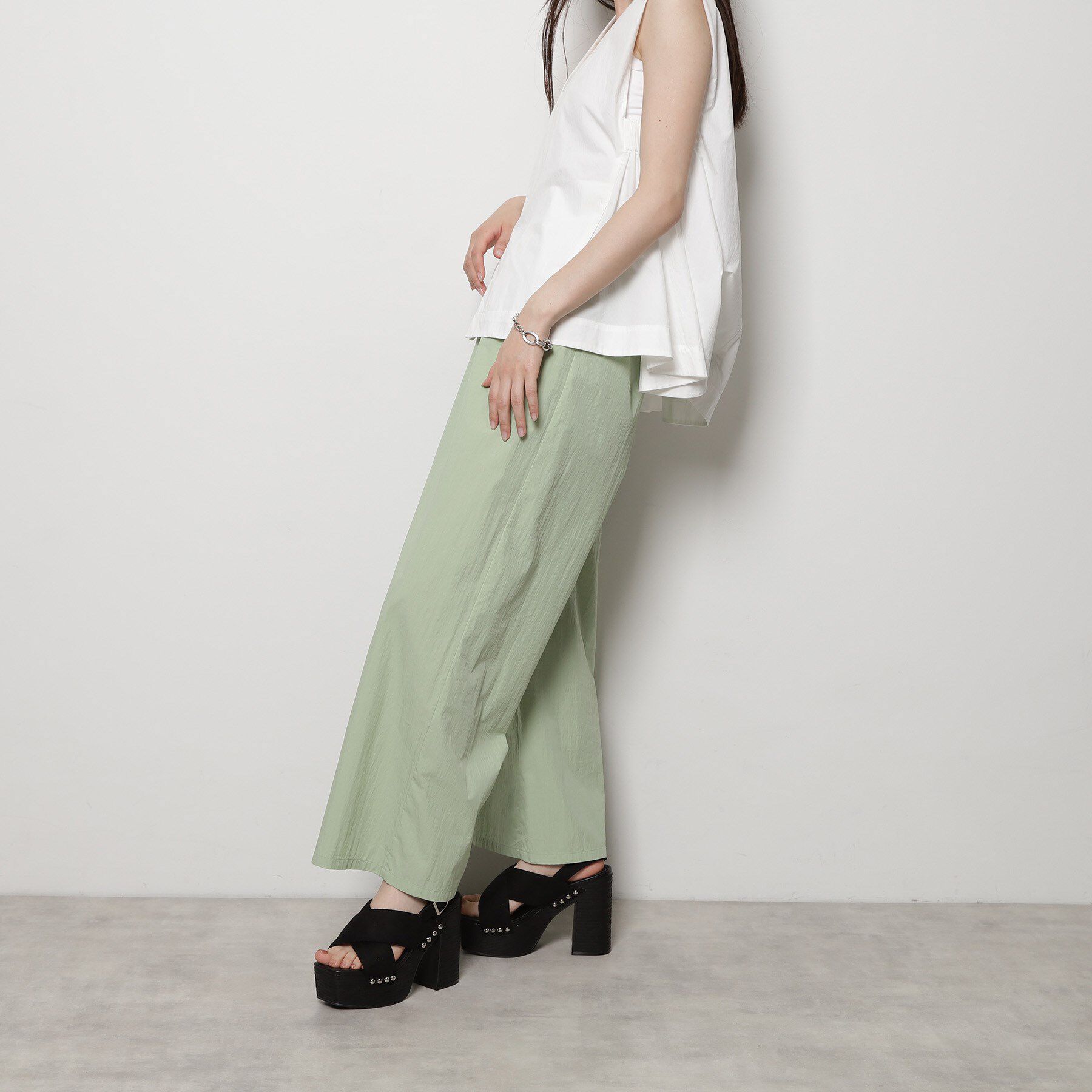 ESPERANZA「【ラク盛り／サンダル】リピーター続出／脚長美脚 クロススタッズサンダル」|サンダル|