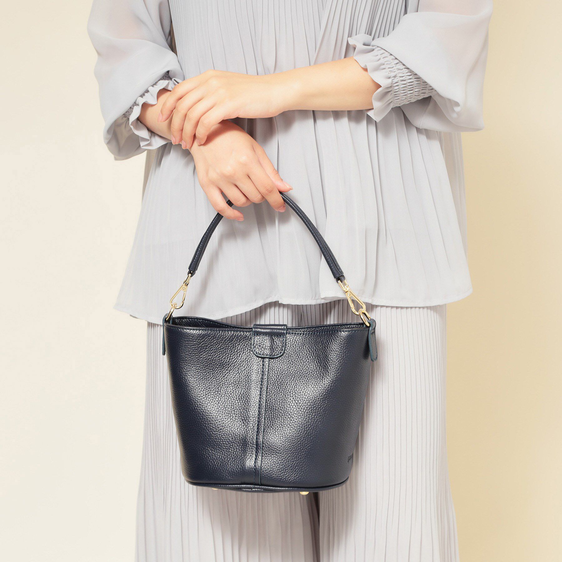 SunaUna「【2WAY／オリジナルプリント裏使用】牛革ワンショルダーバック」|ショルダー・メッセンジャー|