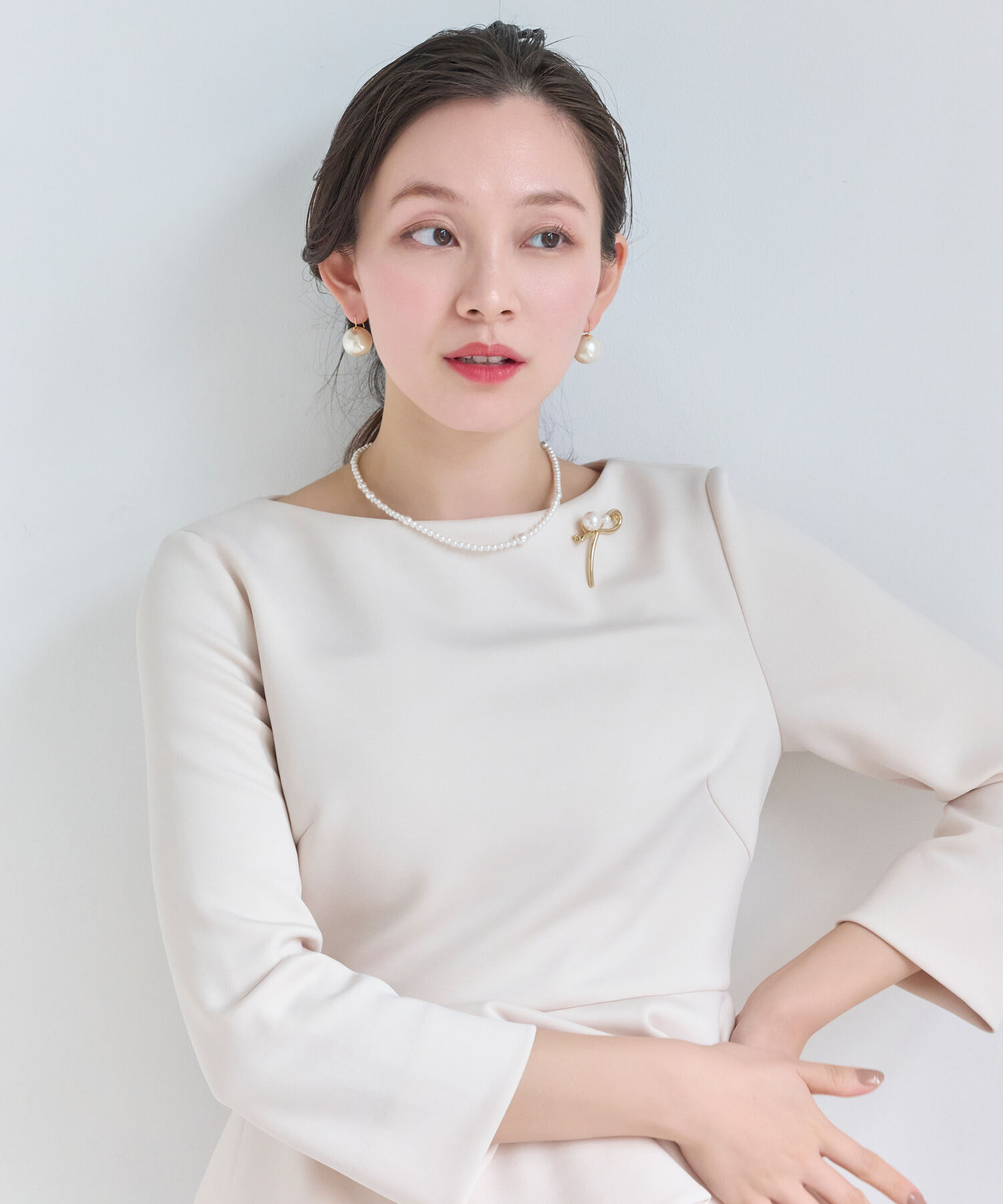 Phoebe「クロスメタルパールブローチ　ゴールド」|ブローチ・コサージュ|