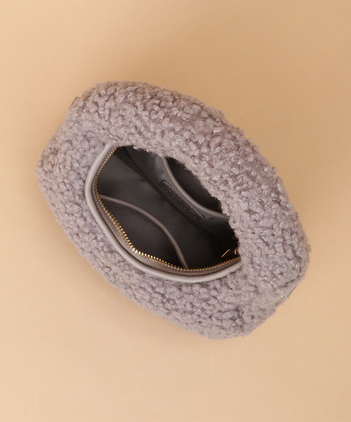 Samantha Thavasa「カールファー ハーフムーンバッグ」|ハンドバッグ|