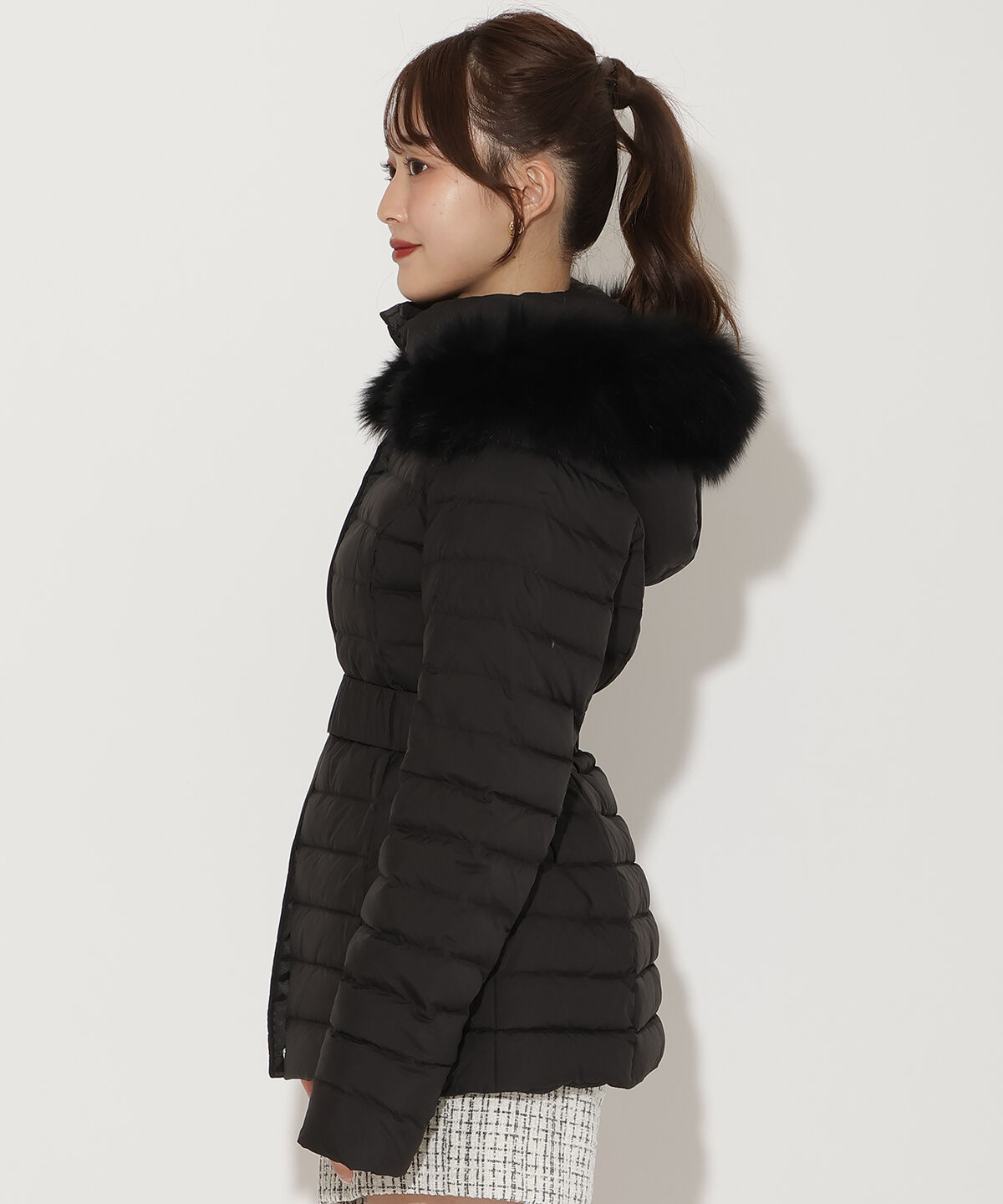 アンドクチュール「ベルト付きFOXファーミドル丈ダウン」|ダウン|