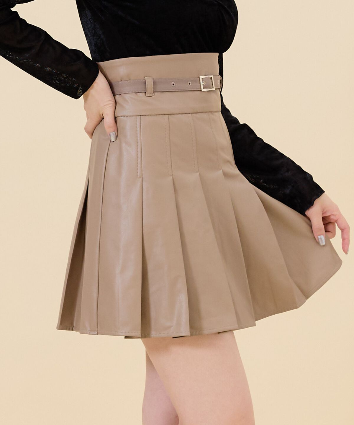 REDYAZEL「フェイクレザータックプリーツミニスカート」|フレア|