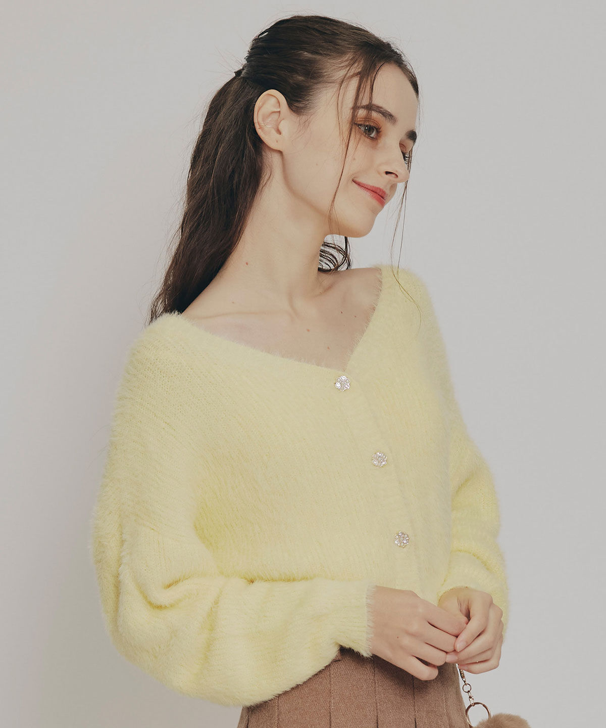 REDYAZEL「フェザーヤーンビジューボタンカーディガン」|カーディガン|