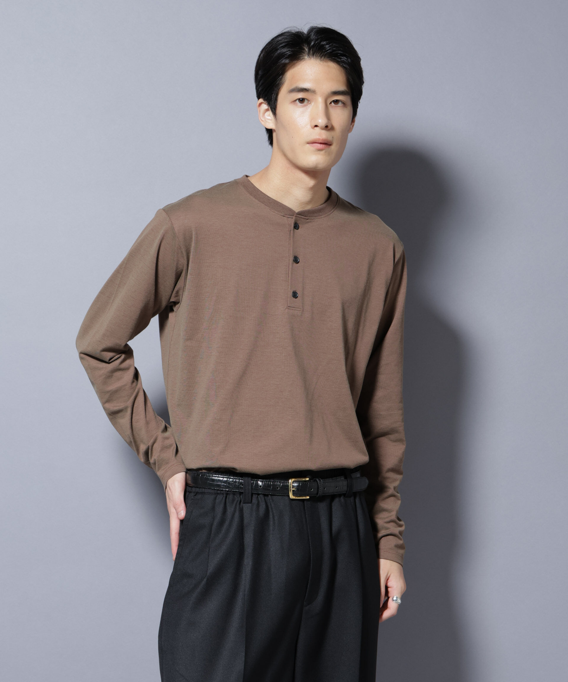 nano･universe「ソラーロライトストレッチヘンリーネックTシャツ 長袖」|Tシャツ・カットソー|カーキ