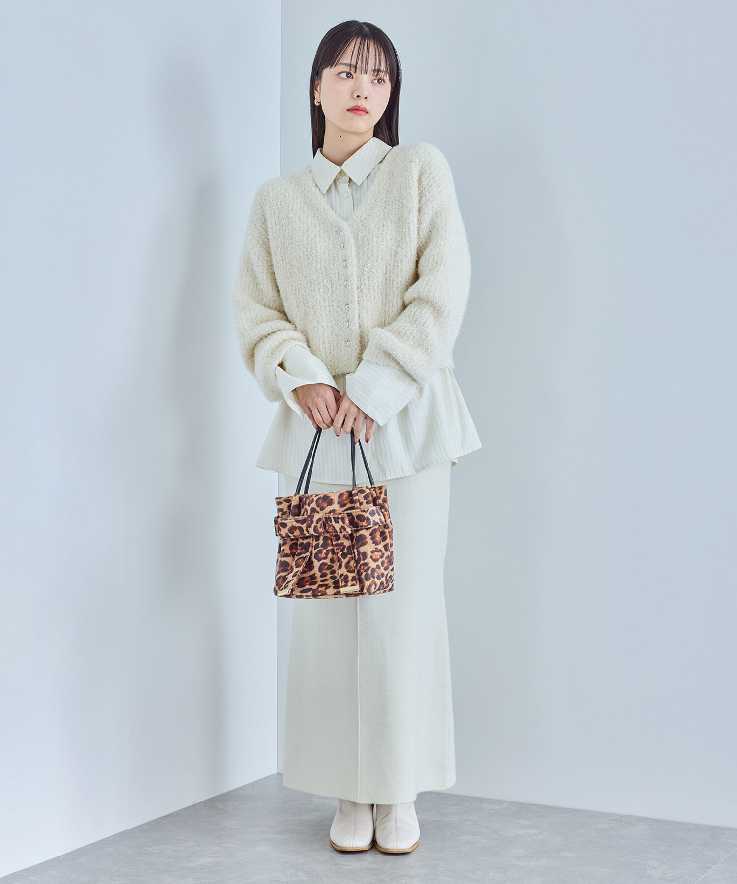 VIS「フェザーリボンヤーン多釦カーディガン」|カーディガン|