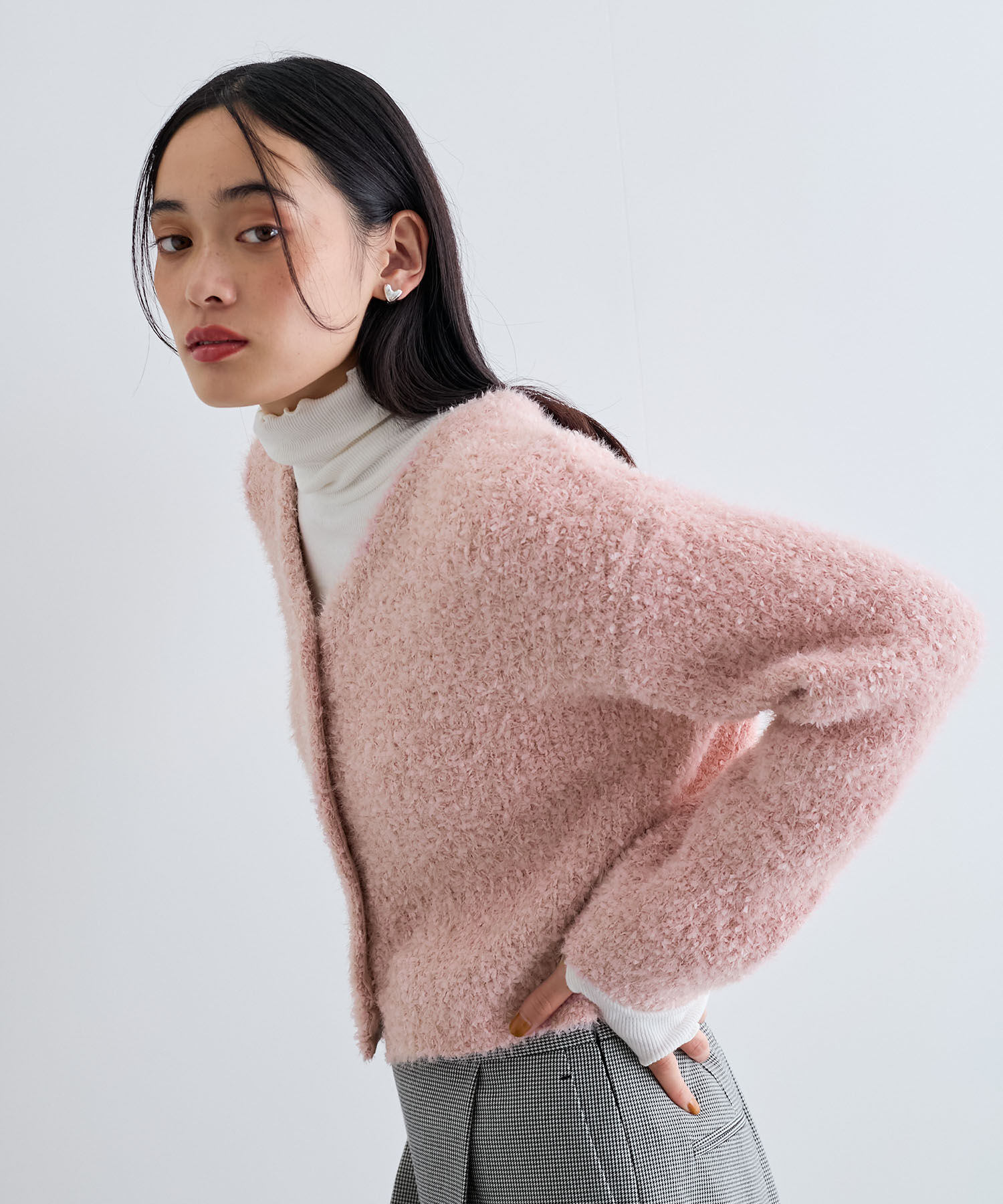 VIS「フェザーリボンヤーン多釦カーディガン」|カーディガン|