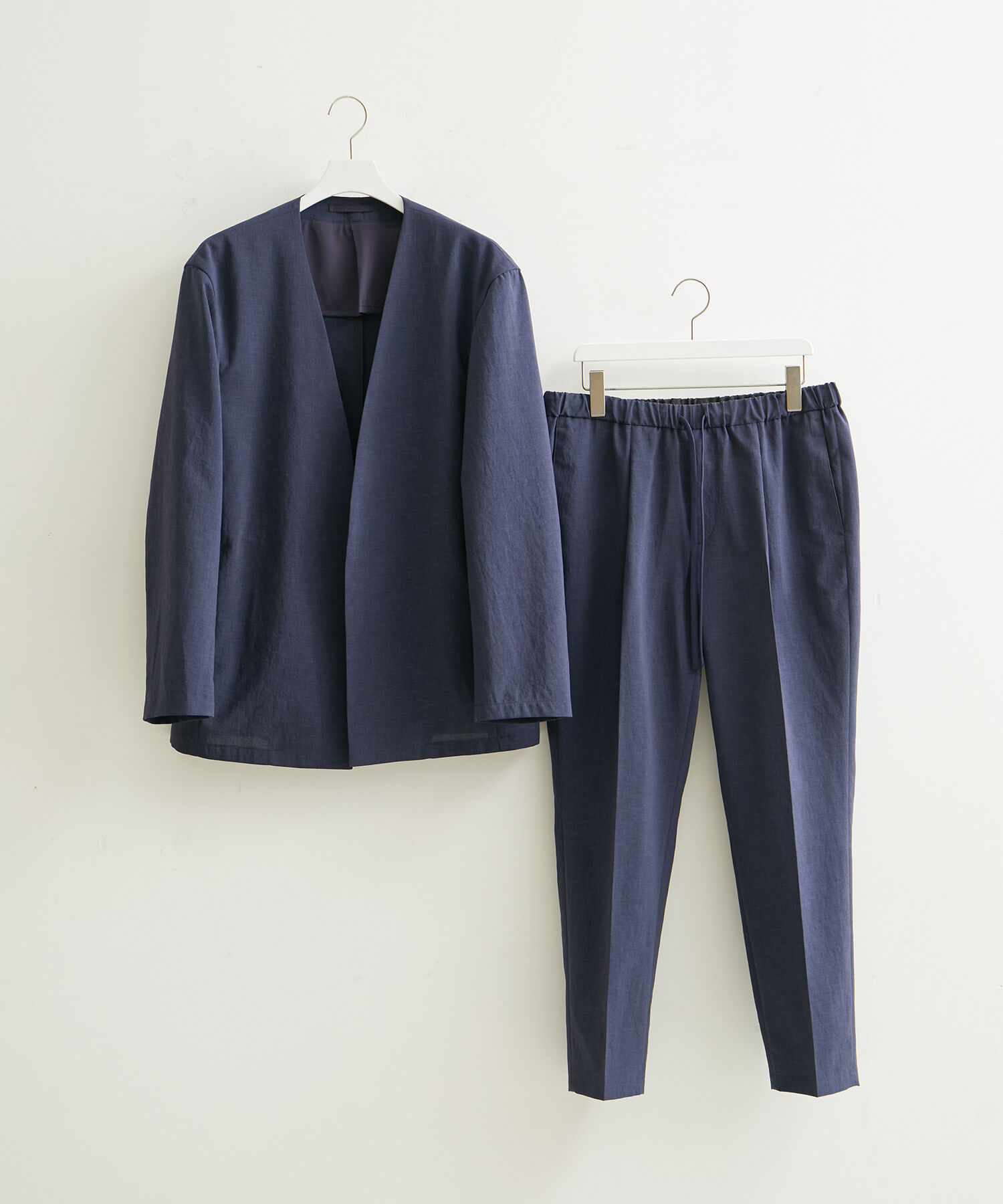 ADAM ET ROPE'「2点セット【RIRANCHA / リランチェ】セットアップ / ノーカラージャケット＆イージーパンツ / イージーケア」|スーツ|