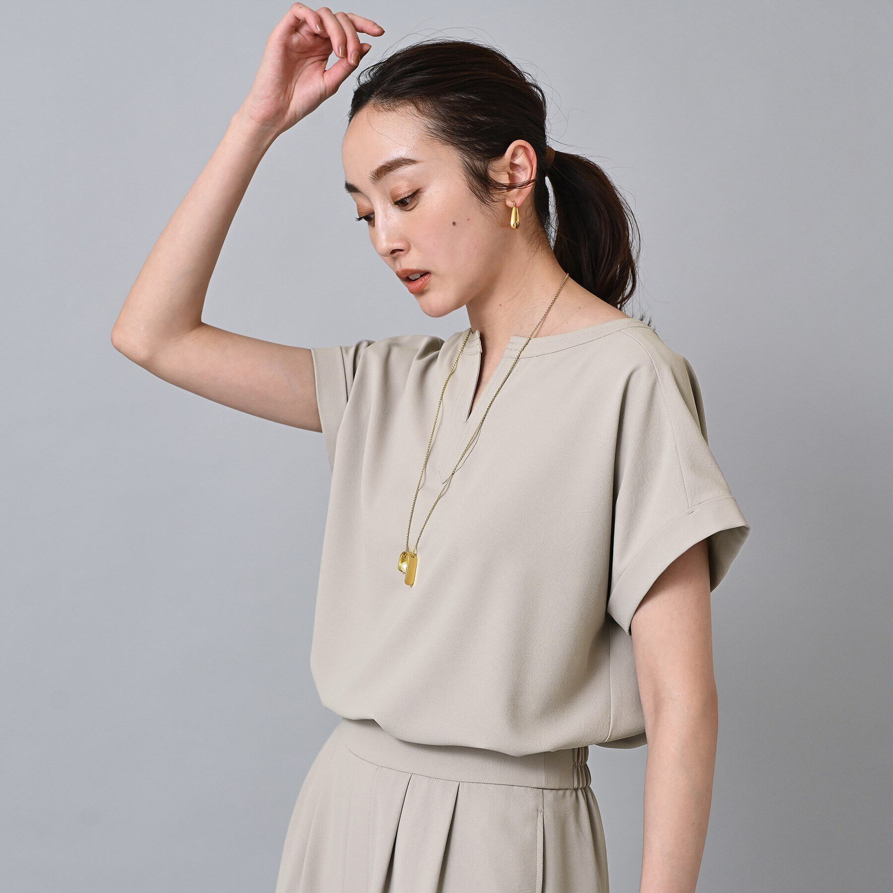 UNTITLED「【清涼感／夏も快適人気セットアップ】リラックスシルエット スキッパーブラウス」|シャツ・ブラウス|