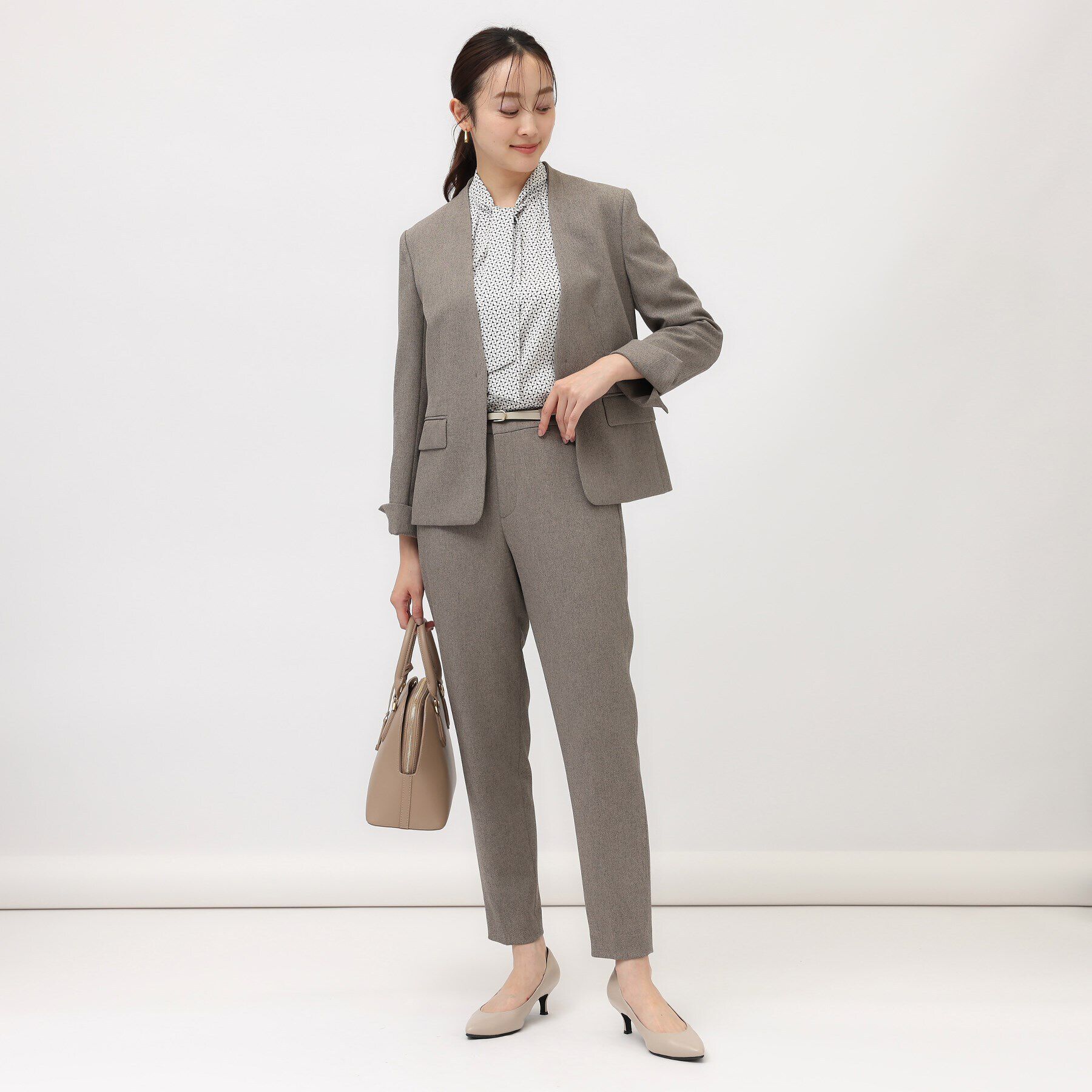 UNTITLED「【通勤スーツ/入卒/セレモニー】幾何柄ボウタイブラウス」|シャツ・ブラウス|