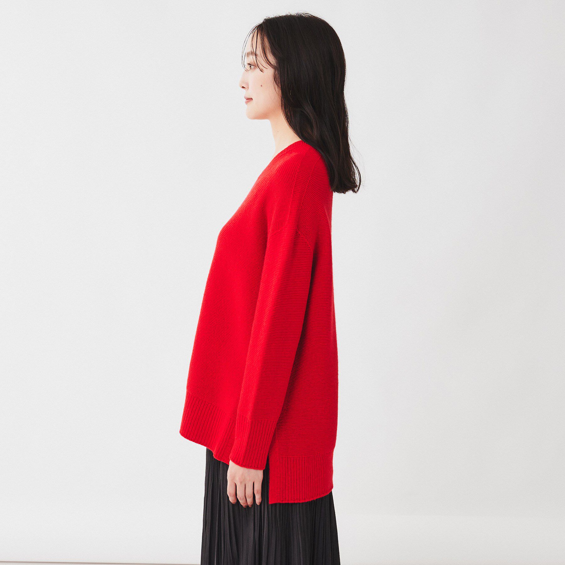 UNTITLED「【体型カバー/日本製/洗える】ウールシルクカシミヤミックス Vネックプルオーバーニット」|ニット・セーター|