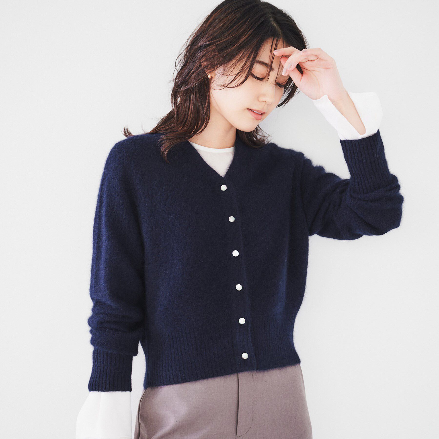 UNTITLED「【ショート丈/一枚着も可能】ウールフォックス Vネックカーディガン」|カーディガン|