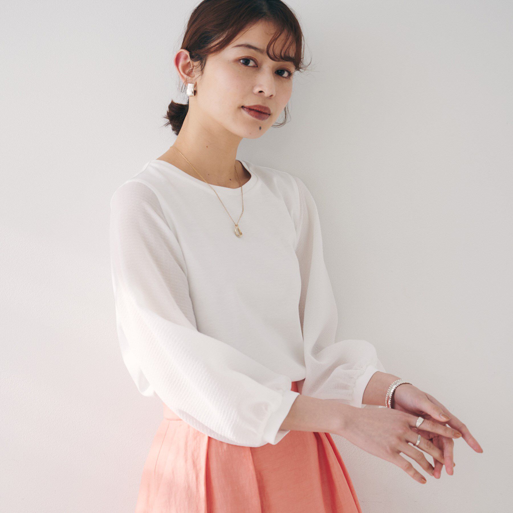 UNTITLED「【二の腕カバー/オンオフ】袖シアー ドッキングプルオーバー」|Tシャツ・カットソー|