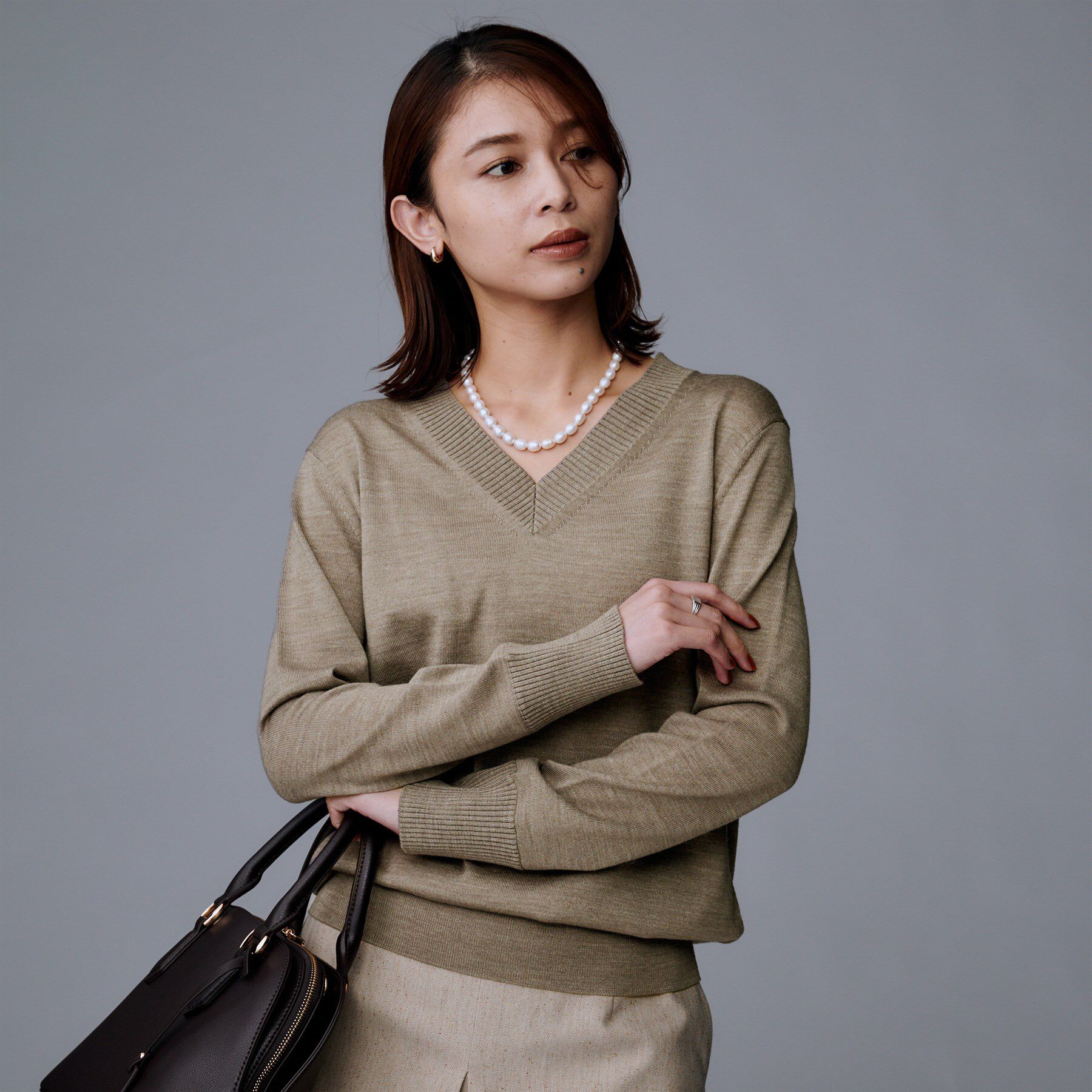 UNTITLED「【洗える/きれいめ】Vネックプルオーバーニット」|ニット・セーター|