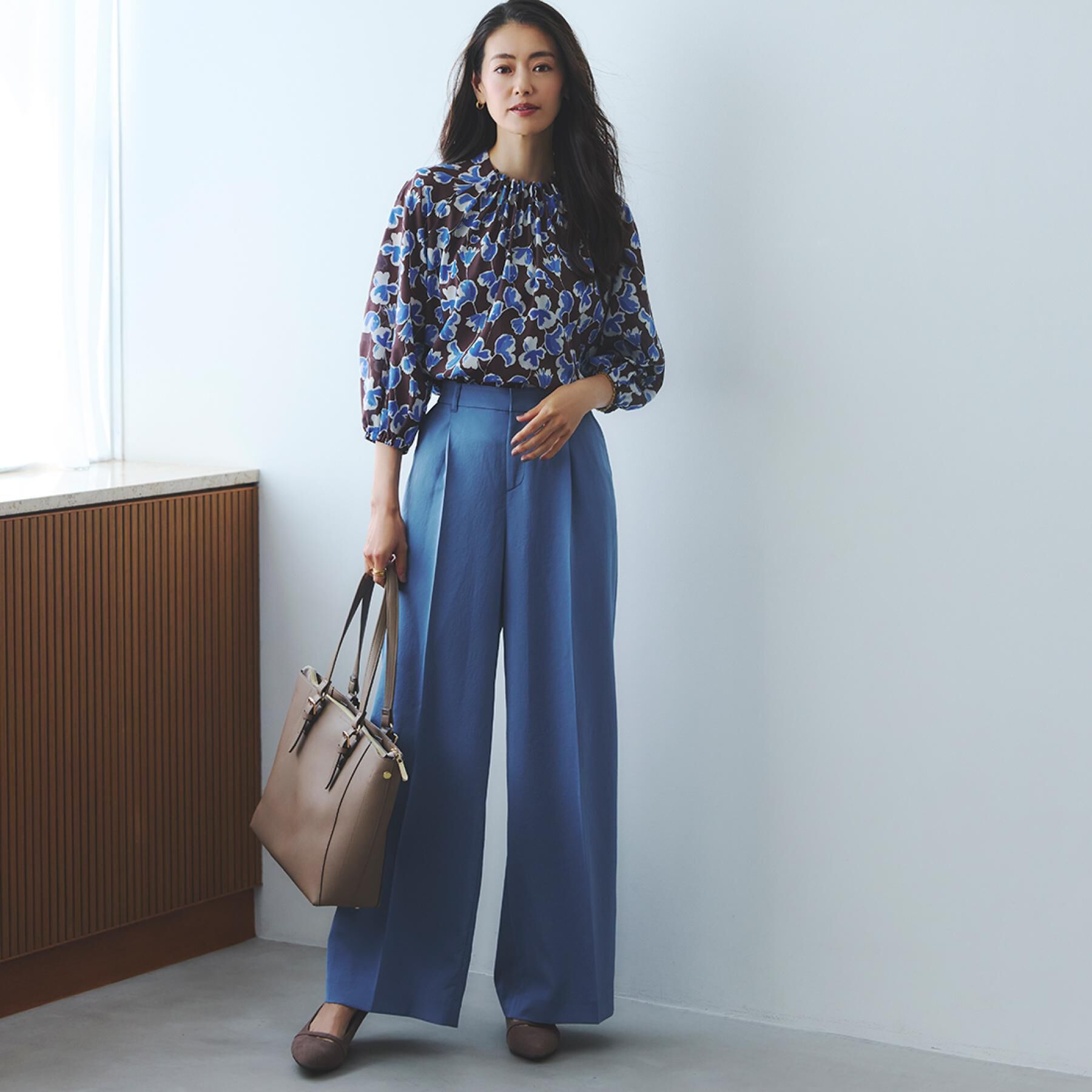 Reflect「【ジャケットのインナーにおすすめ◎】花柄タックデザインブブラウス」|シャツ・ブラウス|