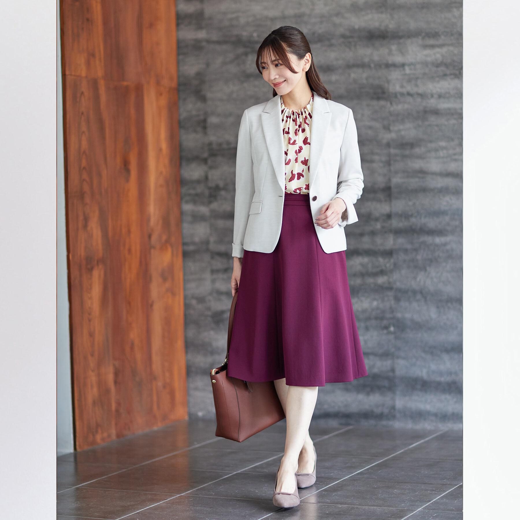 Reflect「【ジャケットのインナーにおすすめ◎】花柄タックデザインブブラウス」|シャツ・ブラウス|