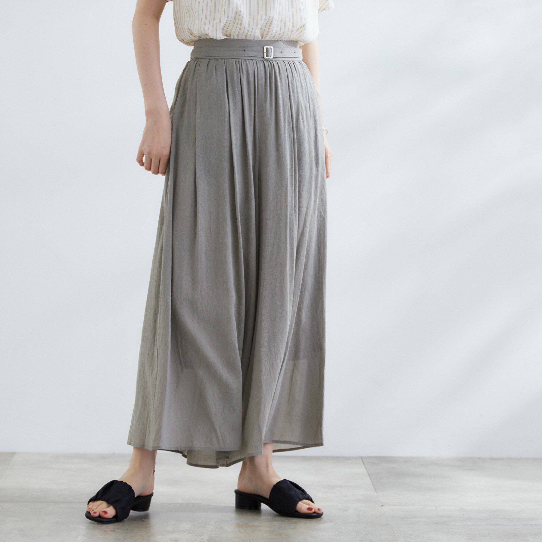 grove「【たっぷりギャザーで体型カバー】スカート見えの軽やかパンツ」|その他|グレー(012)