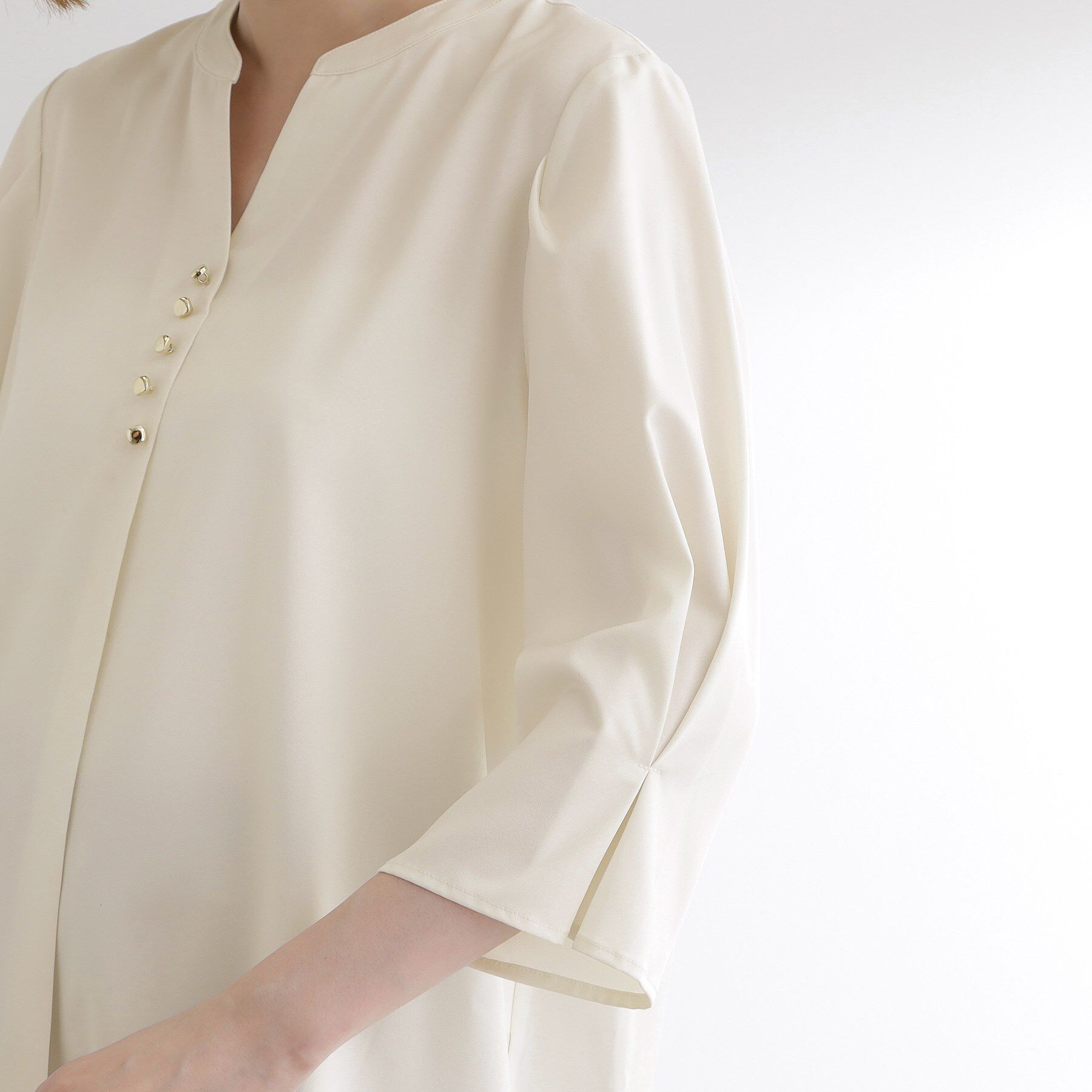 grove「【洗える/お仕事】美しさが続く袖タックブラウス」|シャツ・ブラウス|