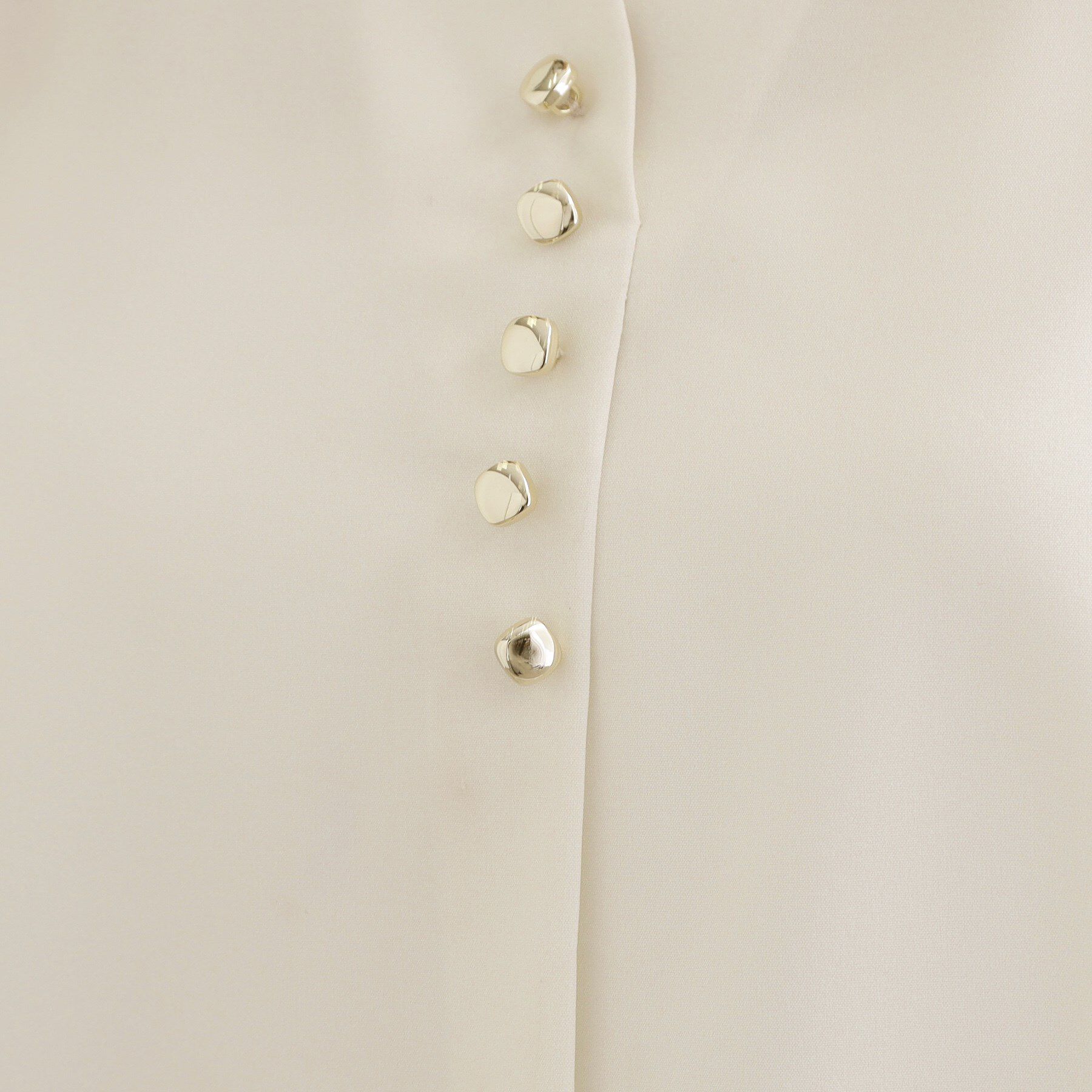 grove「【洗える/お仕事】美しさが続く袖タックブラウス」|シャツ・ブラウス|