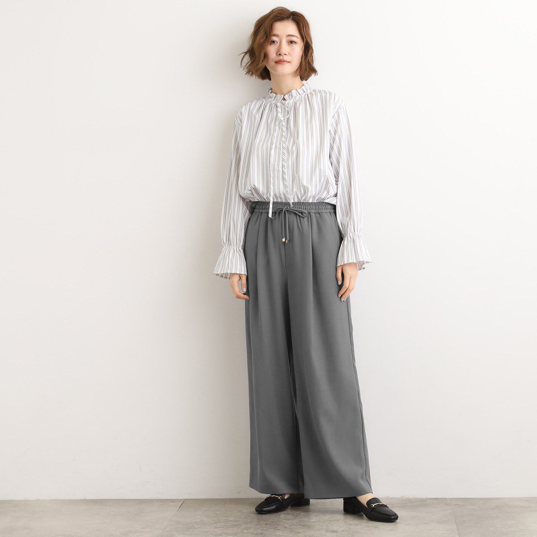 grove「きれい見えとリラックス感を両立。秋の大人カジュアルに効くイージーパンツ」|その他|