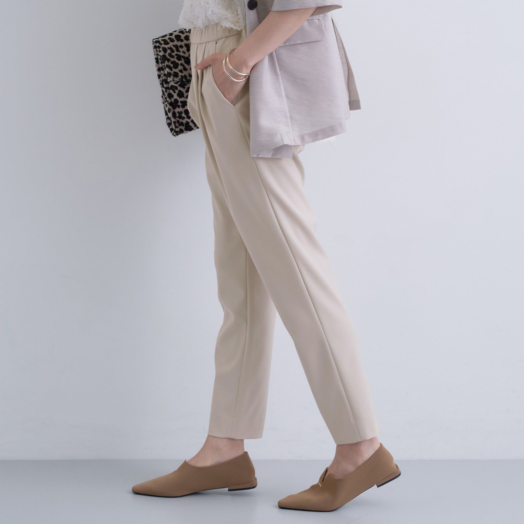 INDIVI「人気NO.1【褒められパンツ／高ストレッチ／ウエストゴム】タックテーパードパンツ」|その他|