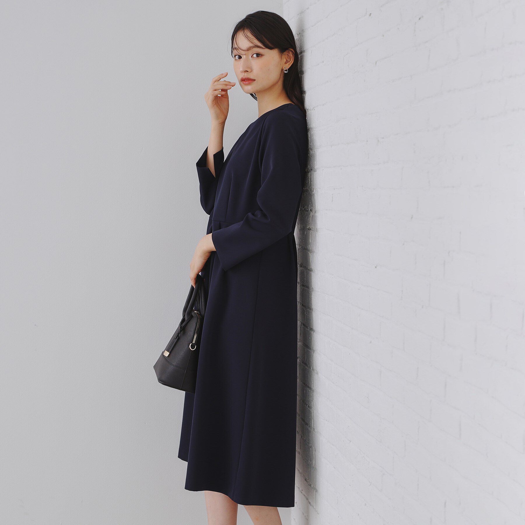 OPAQUE.CLIP「《通勤・セレモニー/セットアップ対応》タックフレアワンピース/ダブルクロス【洗濯機洗い可】」|ワンピース|ネイビー(094)