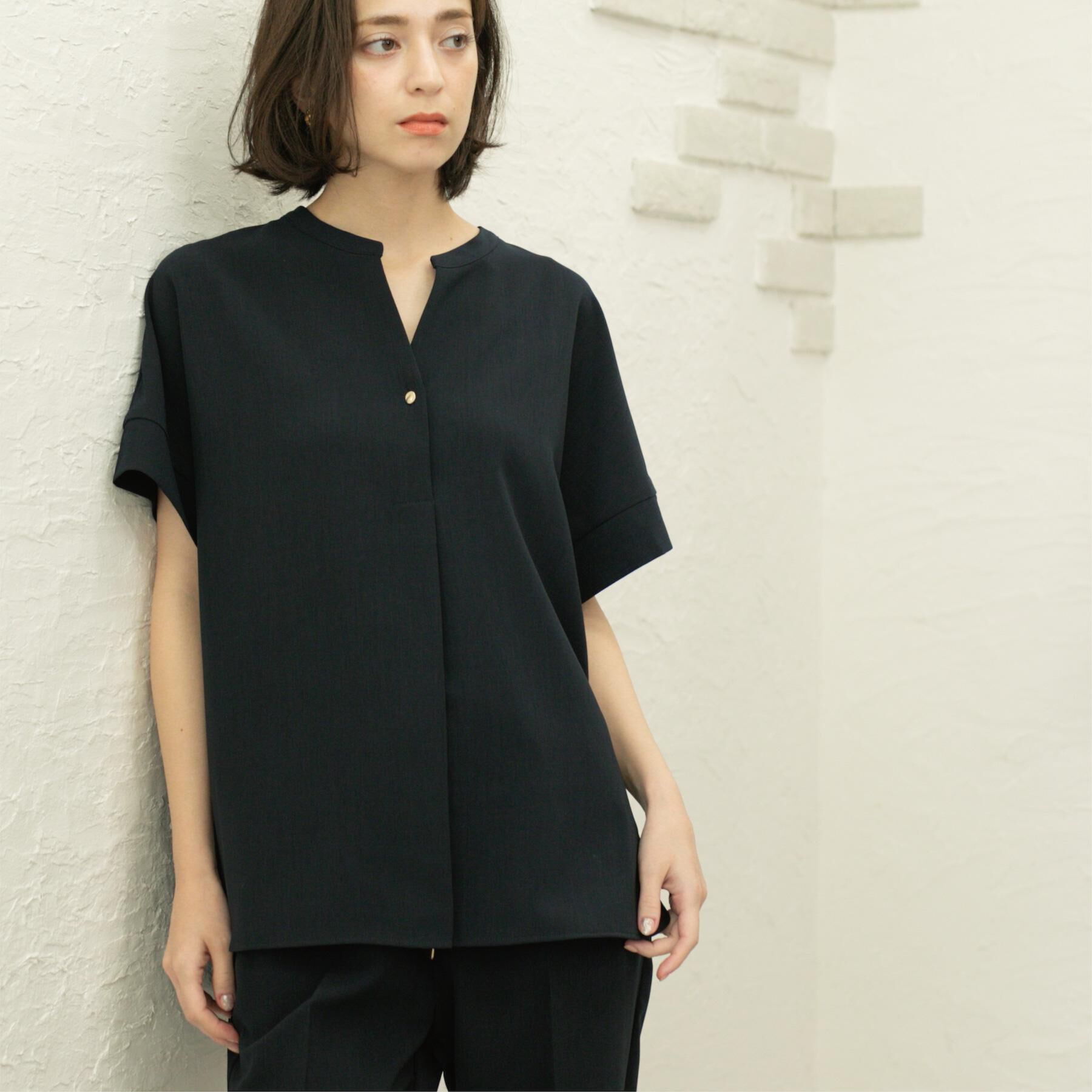 OPAQUE.CLIP「《5色展開/SS-LLサイズ》スキッパー金ボタンブラウス/セットアップ対応【防シワ/ストレッチ/洗濯」|シャツ・ブラウス|