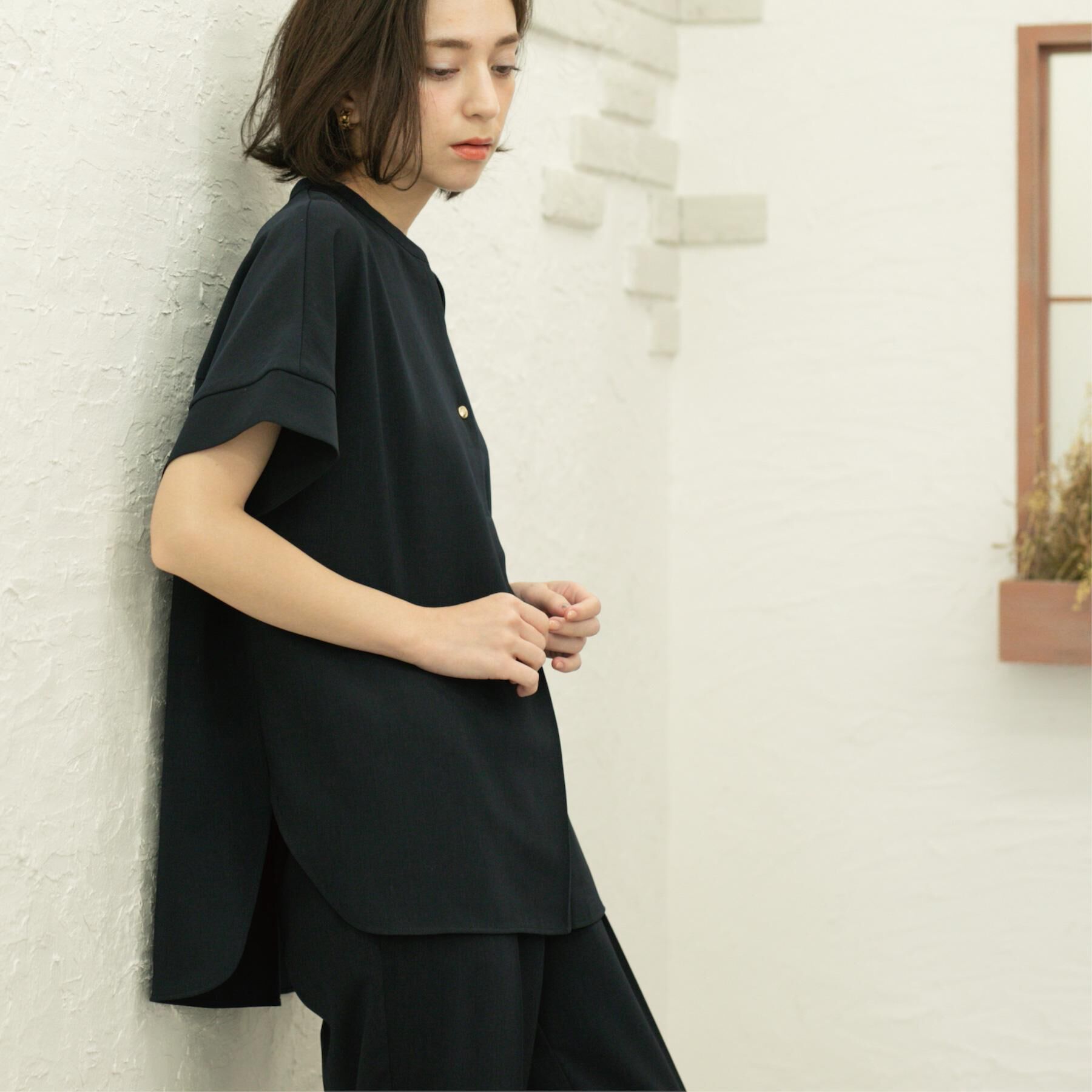 OPAQUE.CLIP「《5色展開/SS-LLサイズ》スキッパー金ボタンブラウス/セットアップ対応【防シワ/ストレッチ/洗濯」|シャツ・ブラウス|ネイビー(094)