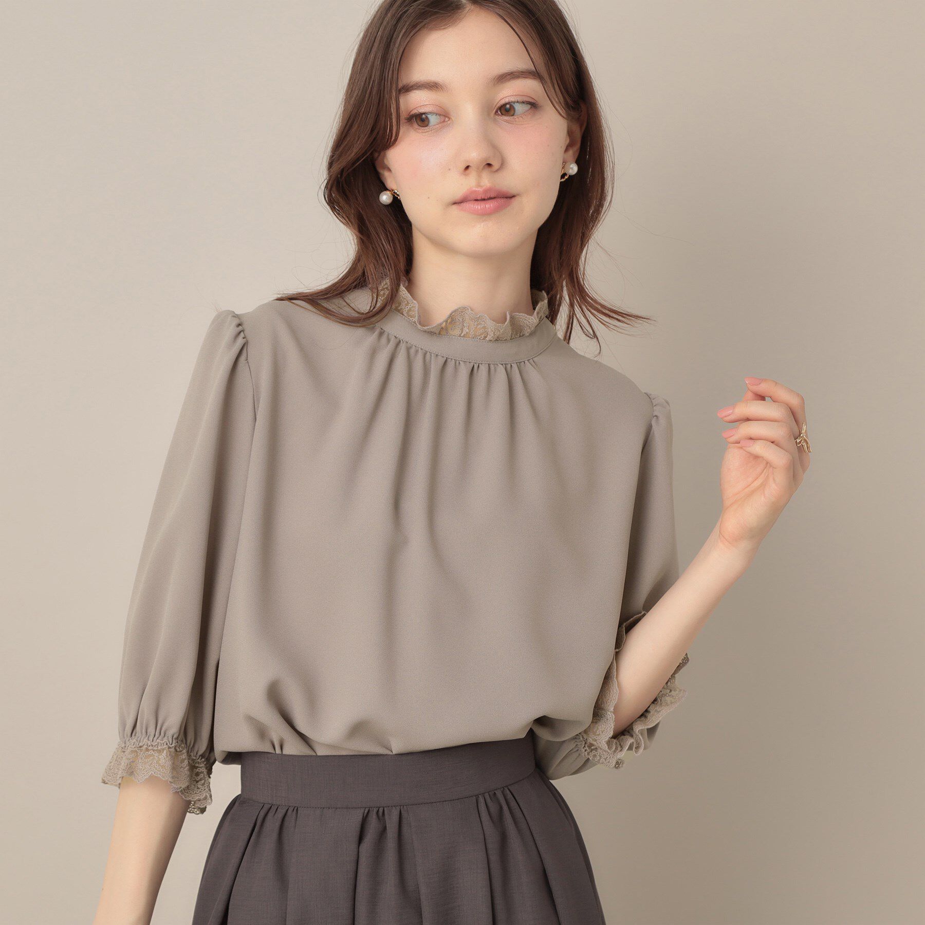 Couture broach「【華やか・大人可愛い・5分袖】エンブロレース前後2WAYブラウス」|シャツ・ブラウス|