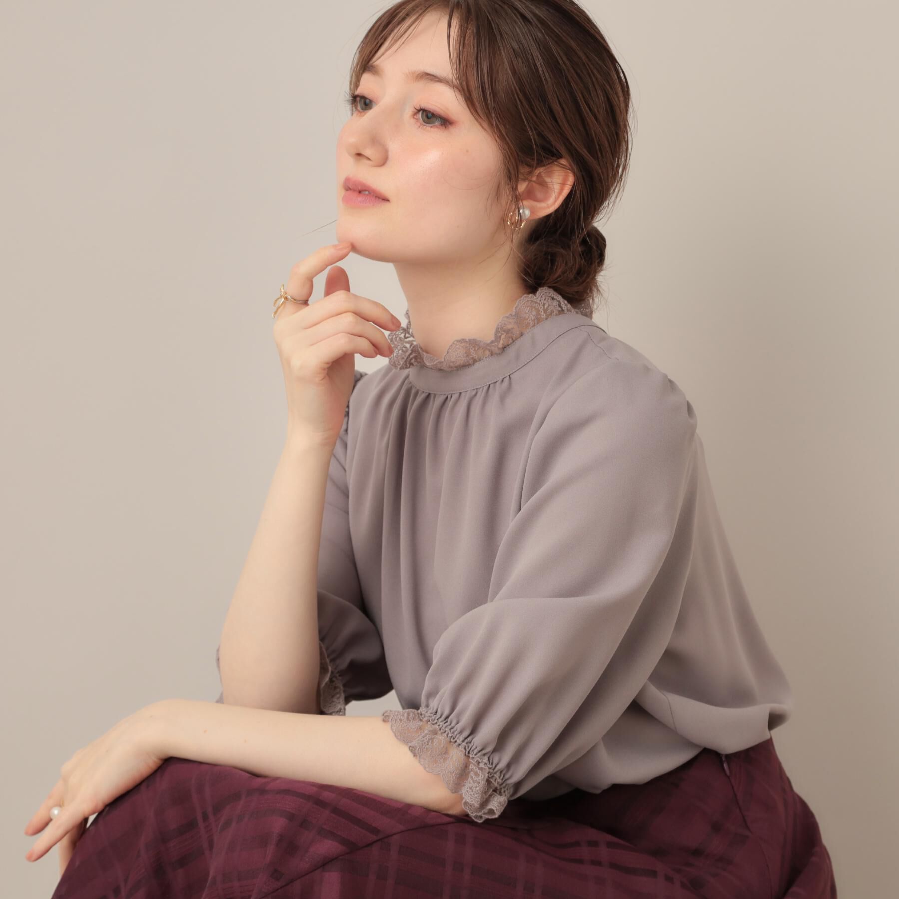 Couture broach「【華やか・大人可愛い・5分袖】エンブロレース前後2WAYブラウス」|シャツ・ブラウス|