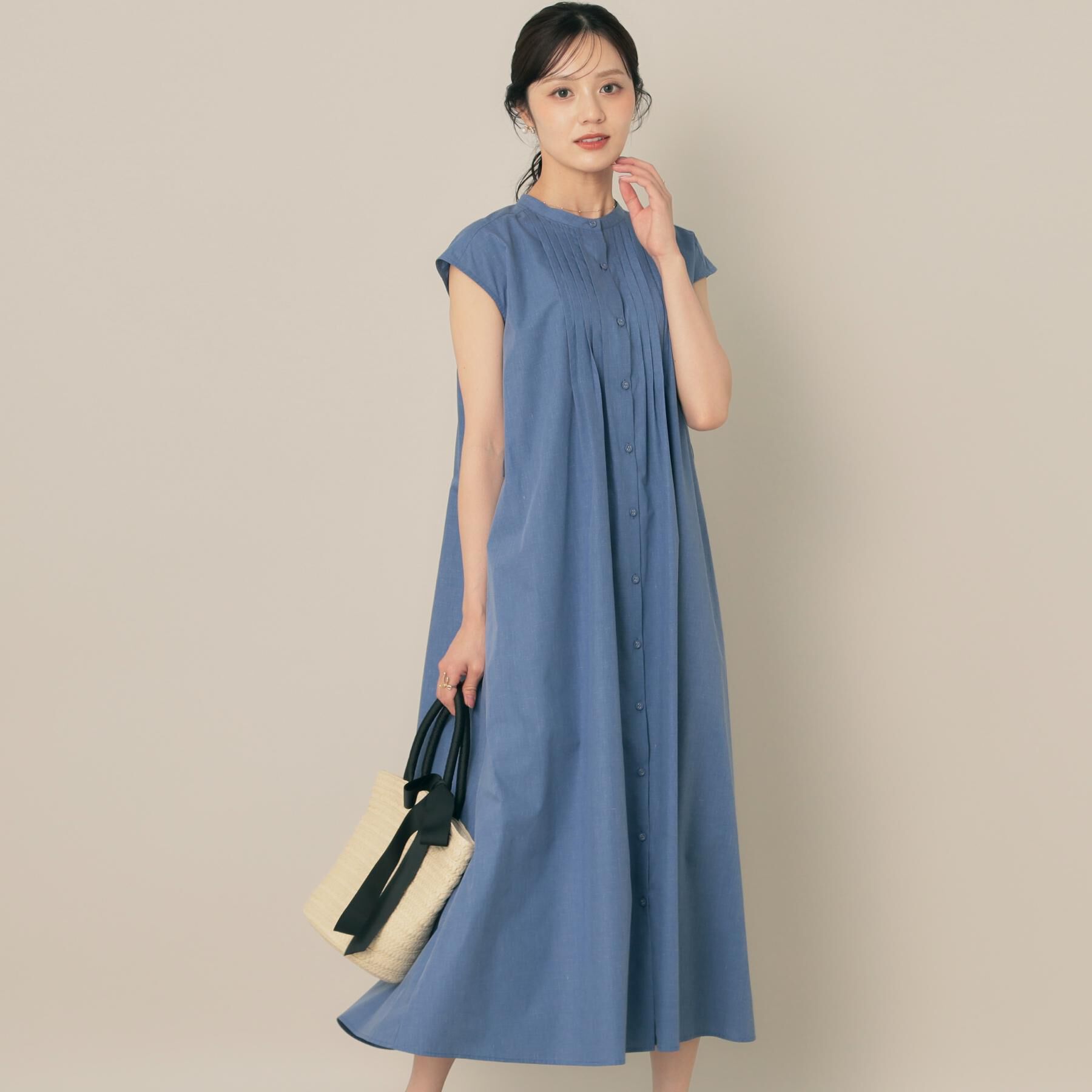 Couture broach「【Aライン・細見え】フロントタックシャツワンピース」|ワンピース|ブルー(092)