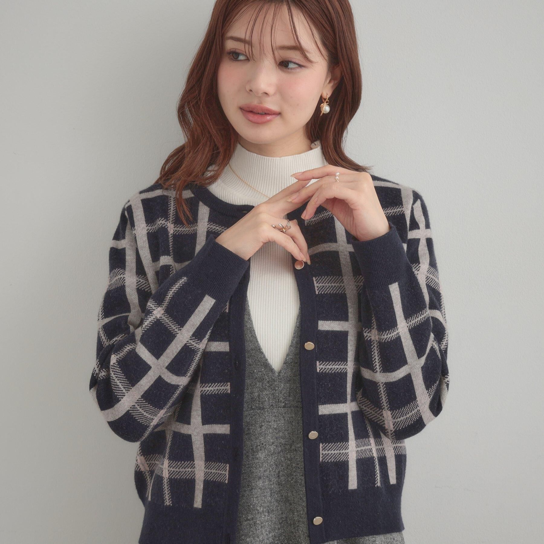 Couture broach「【大人可愛い・通勤】チェックジャカード ニットカーディガン」|カーディガン|ネイビー(294)