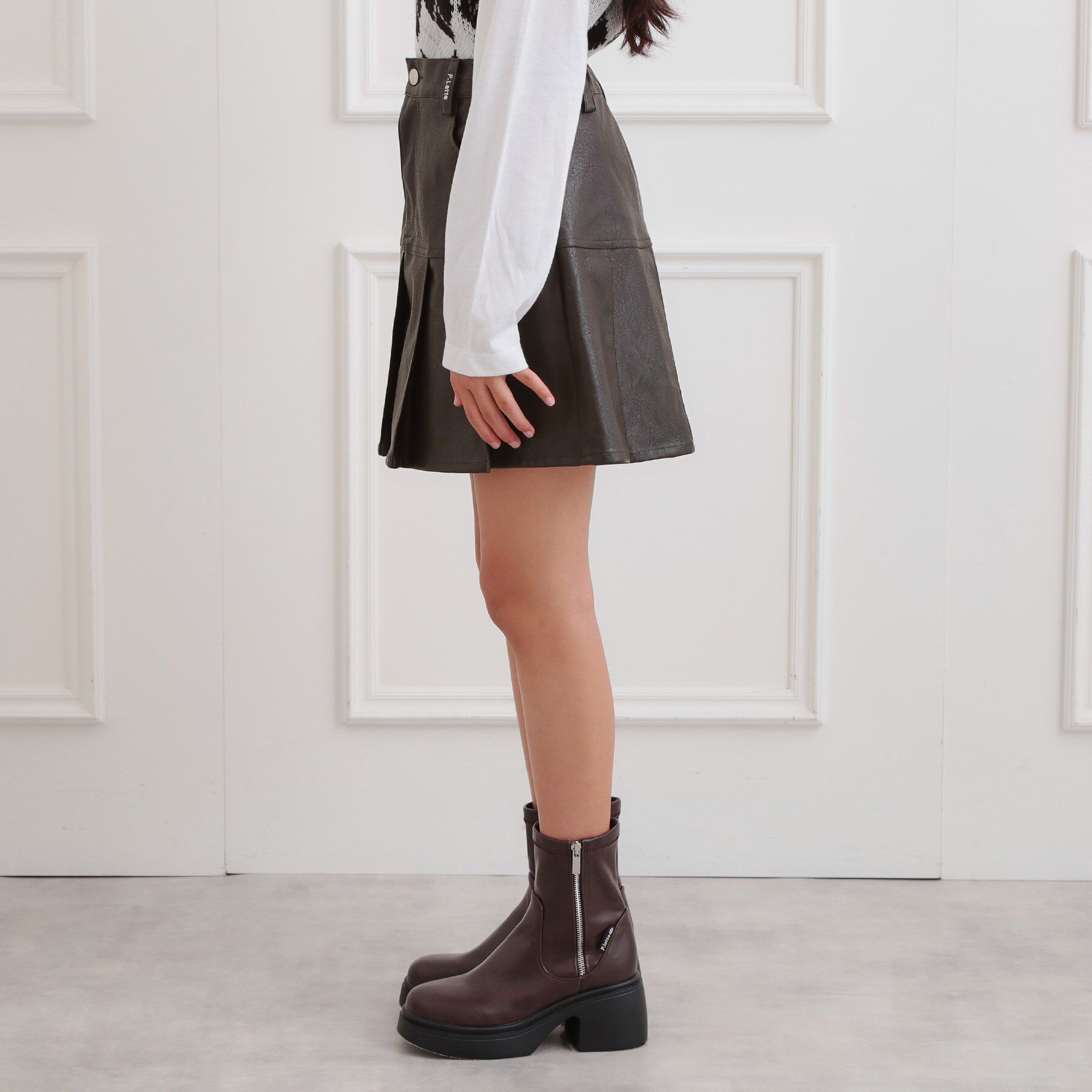 PINK-latte「合成皮革裾プリーツスカート」|スカート|