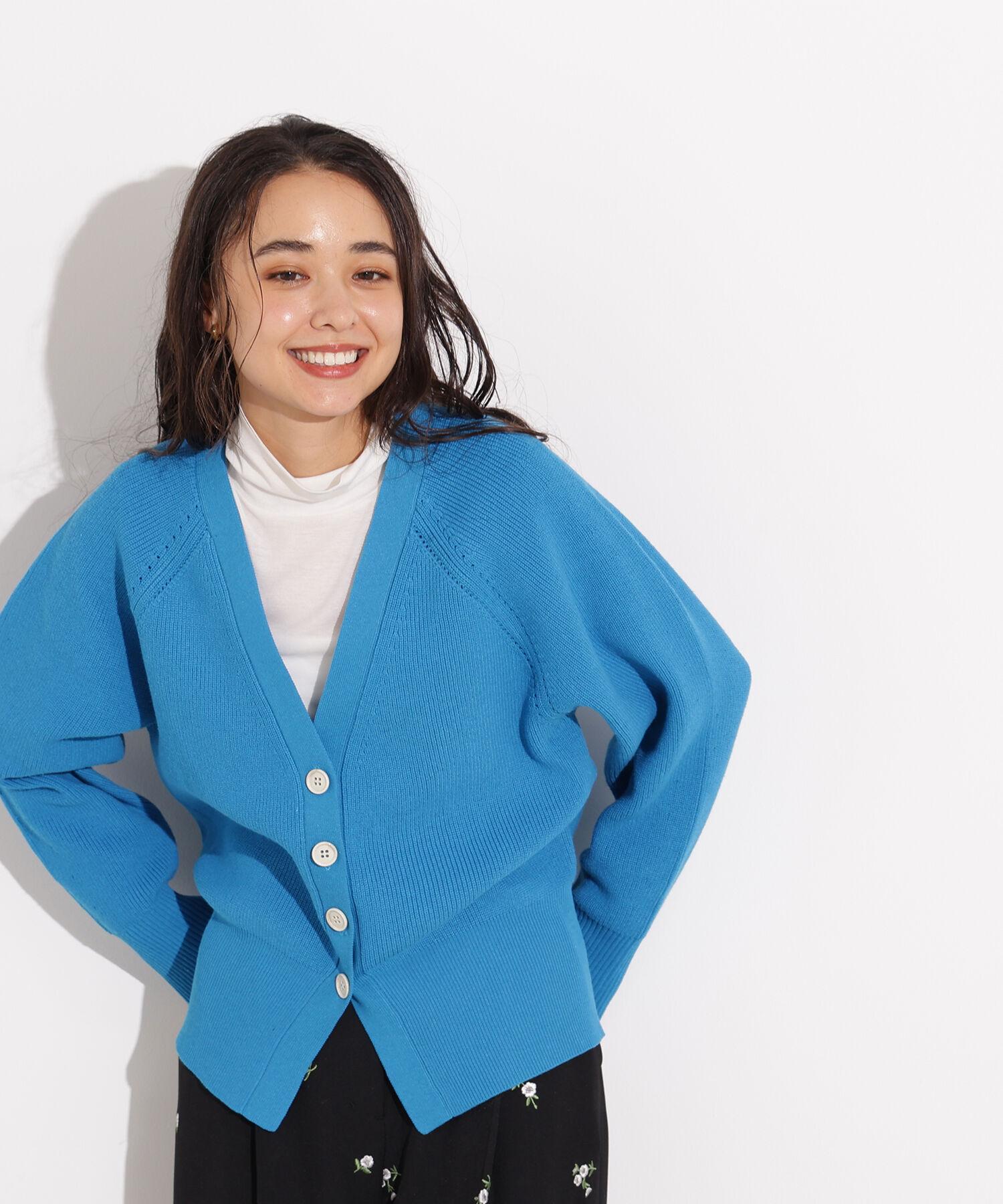  「Vネックフォルムカーディガン」|ニット・セーター|