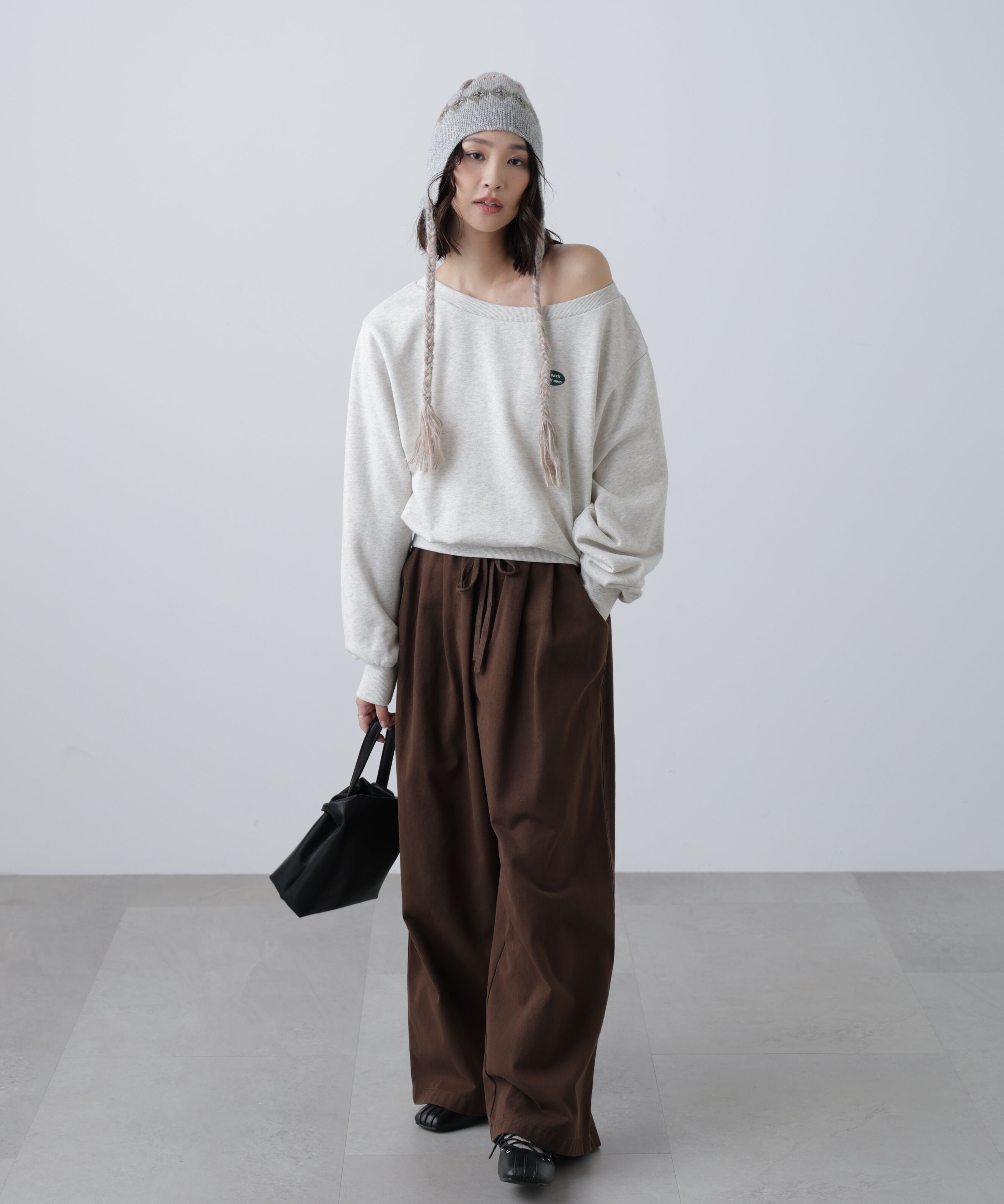  「オフショルワンポイント刺繍スウェット」|Tシャツ・カットソー|