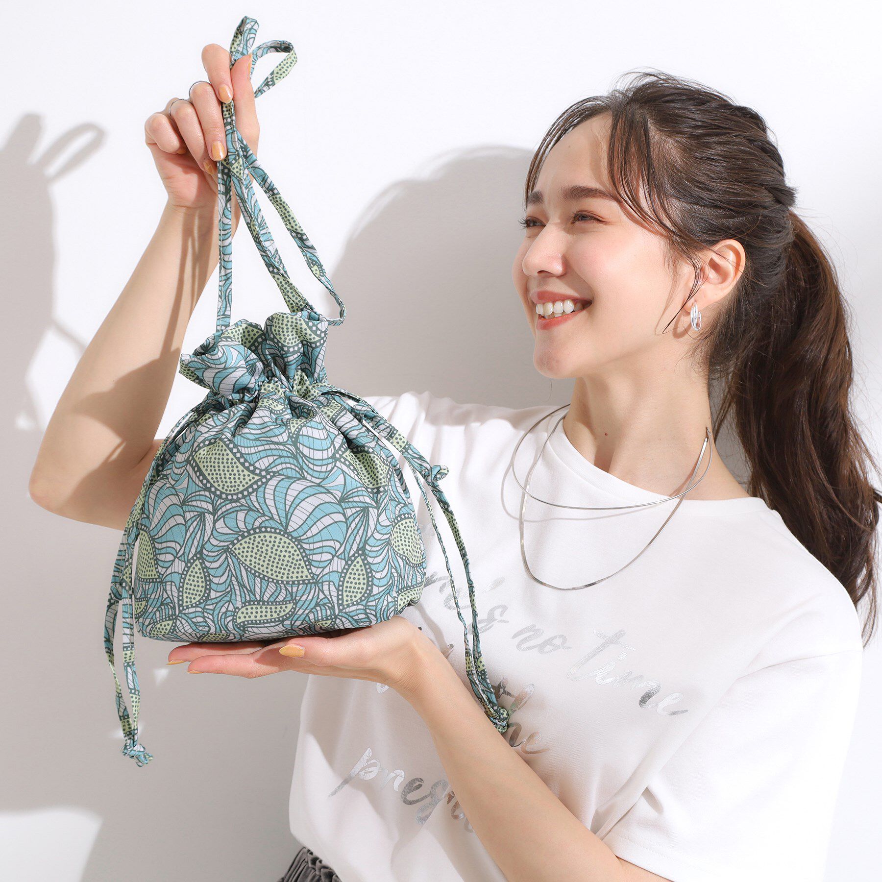 SHOO･LA･RUE「ころんとしたフォルムが魅力 ラタプリント 巾着ショルダーバッグ」|ショルダー・メッセンジャー|グリーン(122)