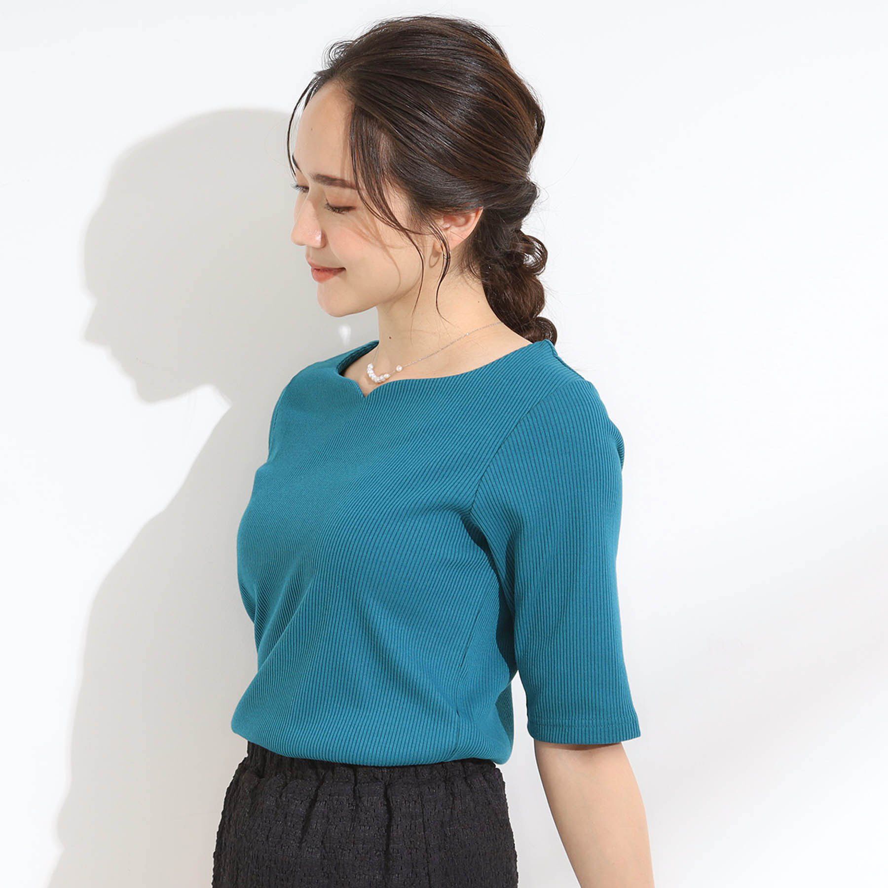 SHOO･LA･RUE「【S-LL】女性らしさ漂うハートネック テレコ5分袖トップス」|Tシャツ・カットソー|