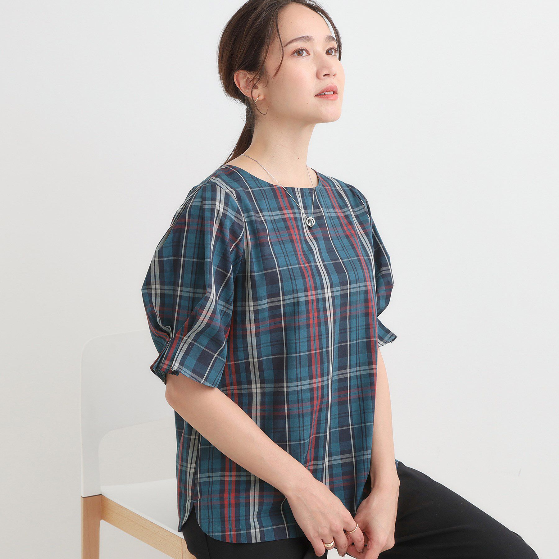 SHOO･LA･RUE「【S-LL/5分袖】お袖タックできれいに魅せる 大人のフェミニンブラウス」|シャツ・ブラウス|ブルーグリーン(29