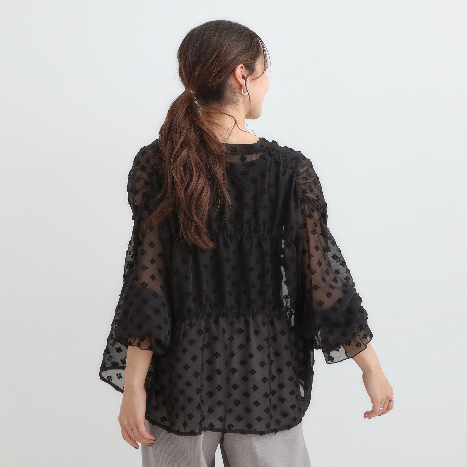 SHOO･LA･RUE「華やかにさをプラスする シアードビー シャーリングブラウス」|シャツ・ブラウス|