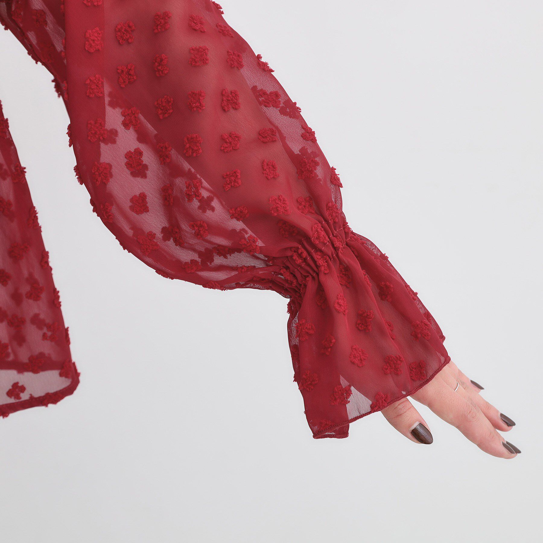 SHOO･LA･RUE「華やかにさをプラスする シアードビー シャーリングブラウス」|シャツ・ブラウス|