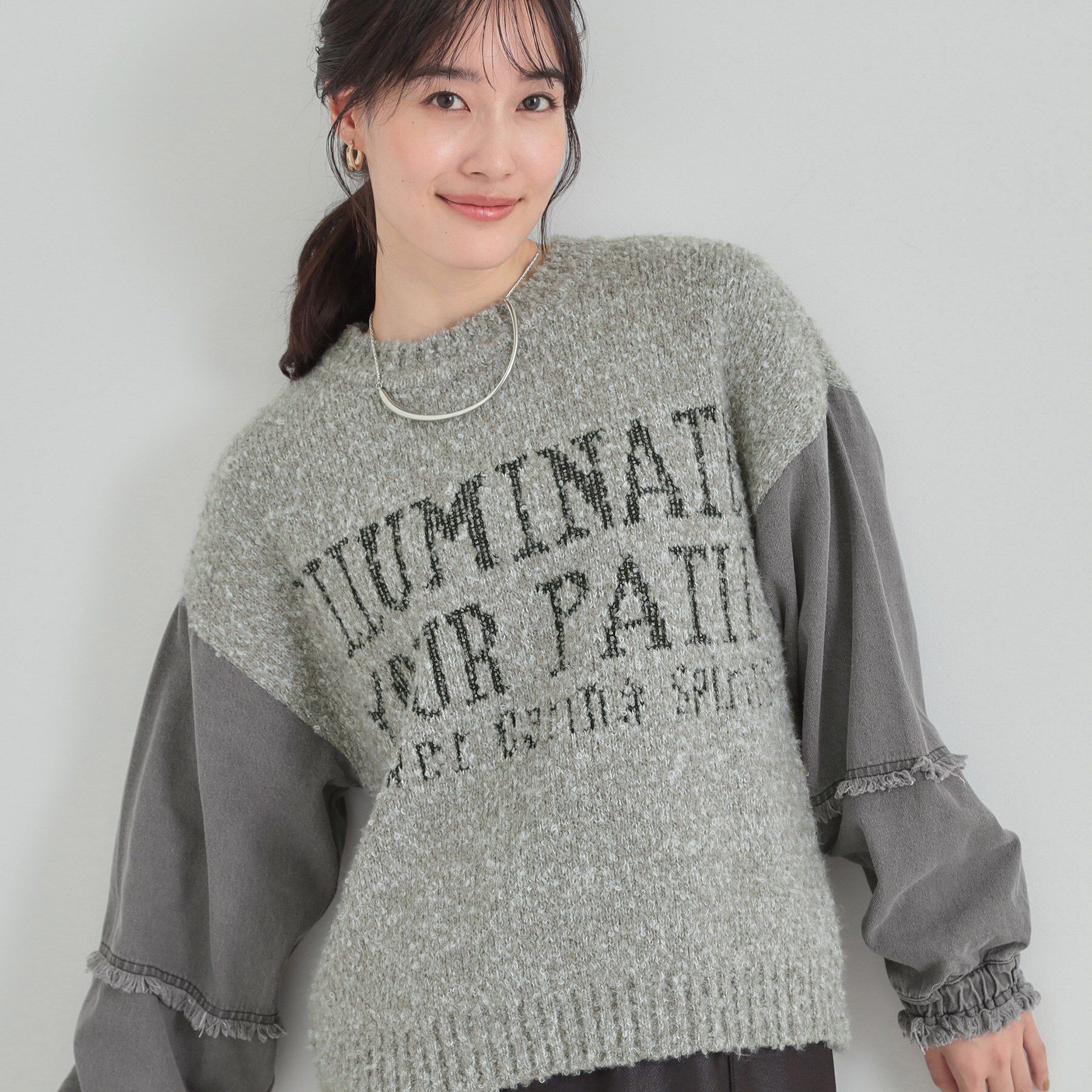 SHOO･LA･RUE「お袖デニム切替 ブークレロゴニット」|ニット・セーター|チャコールグレー(0