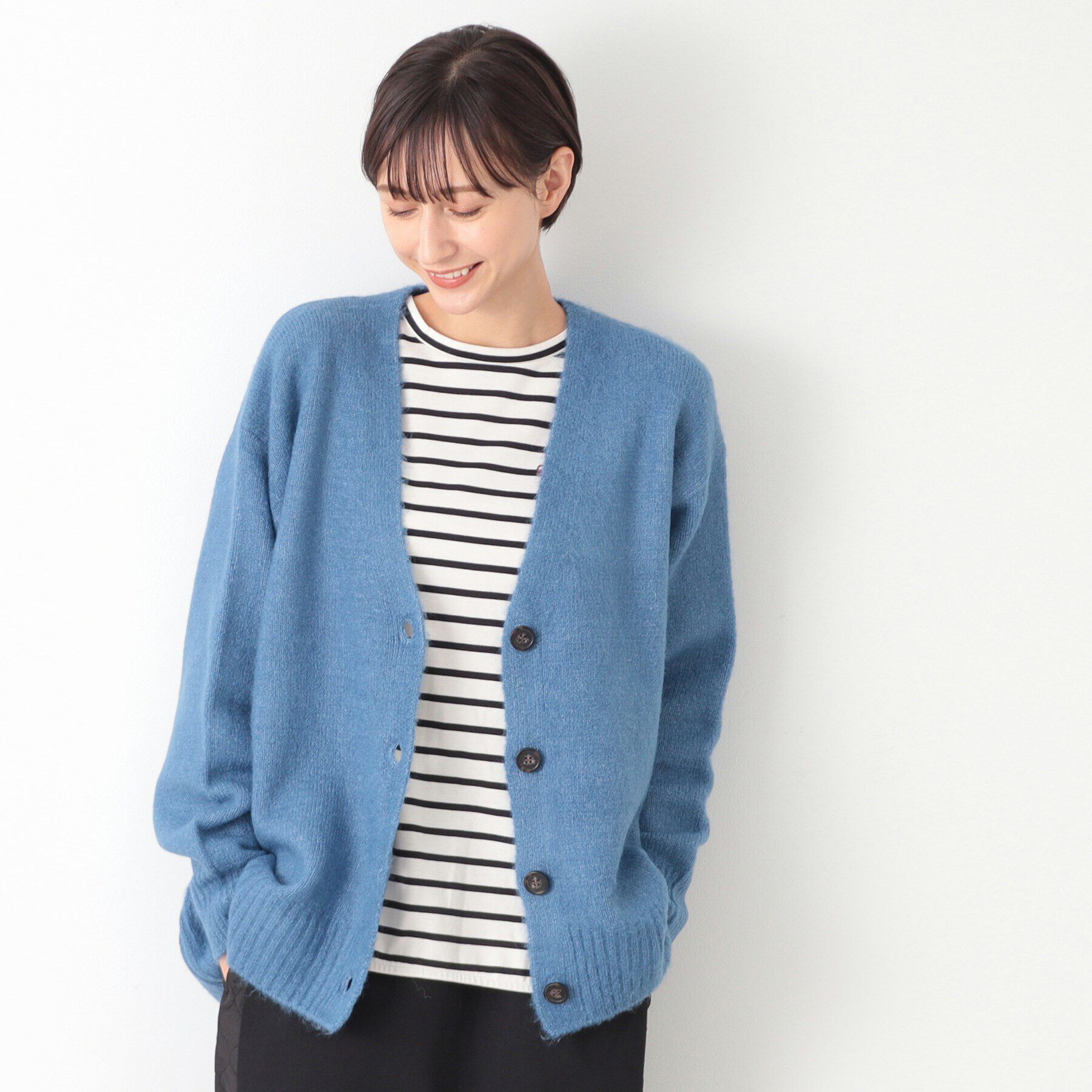 Dessin「【洗える】ヘアリーボタン付きVネックカーディガン」|カーディガン|